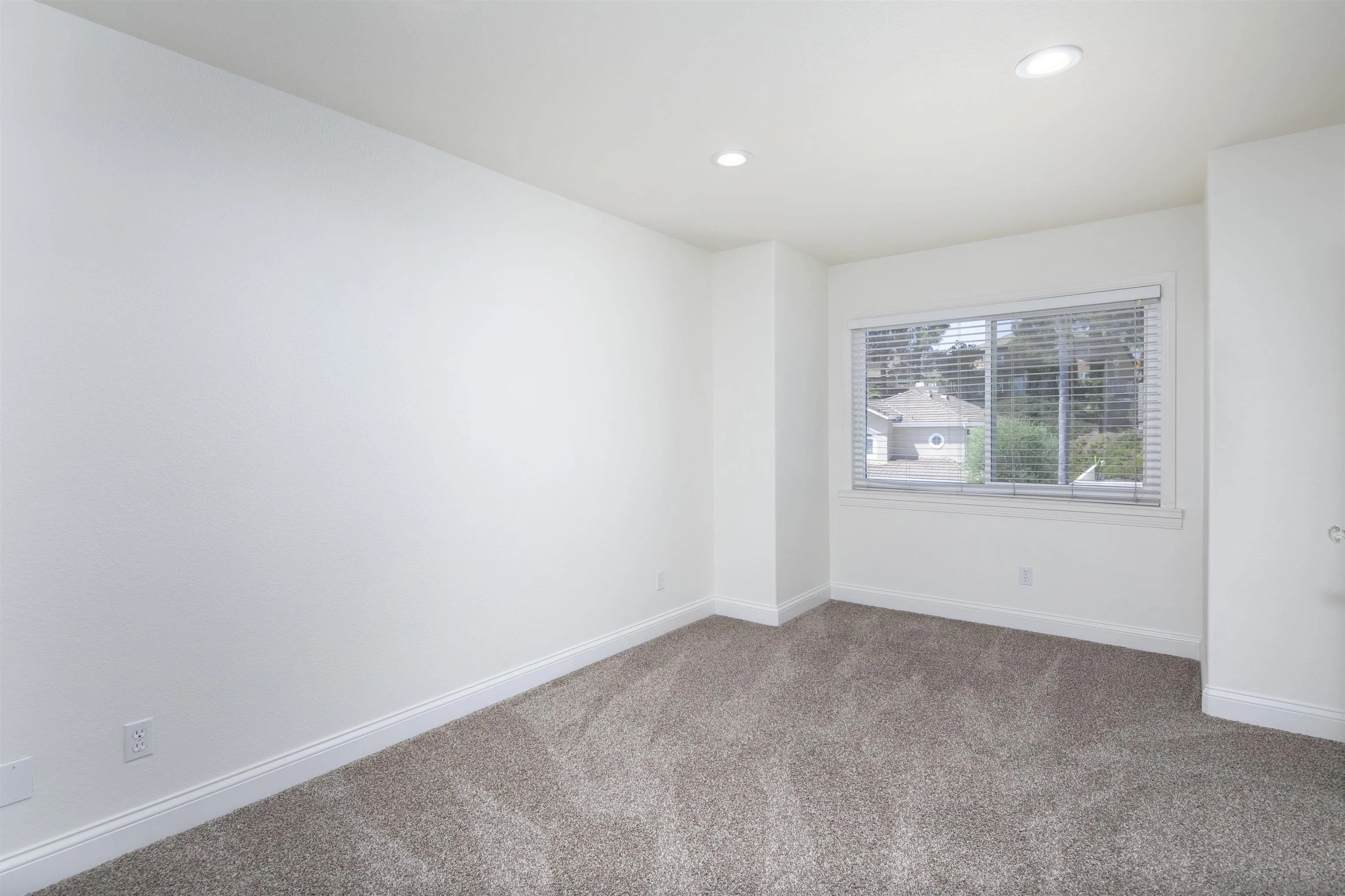 https://cdn.realtyfeed.com/cdn/127/260022704/6d19007b7a5a6e5f3ffbac52910a770a.webp