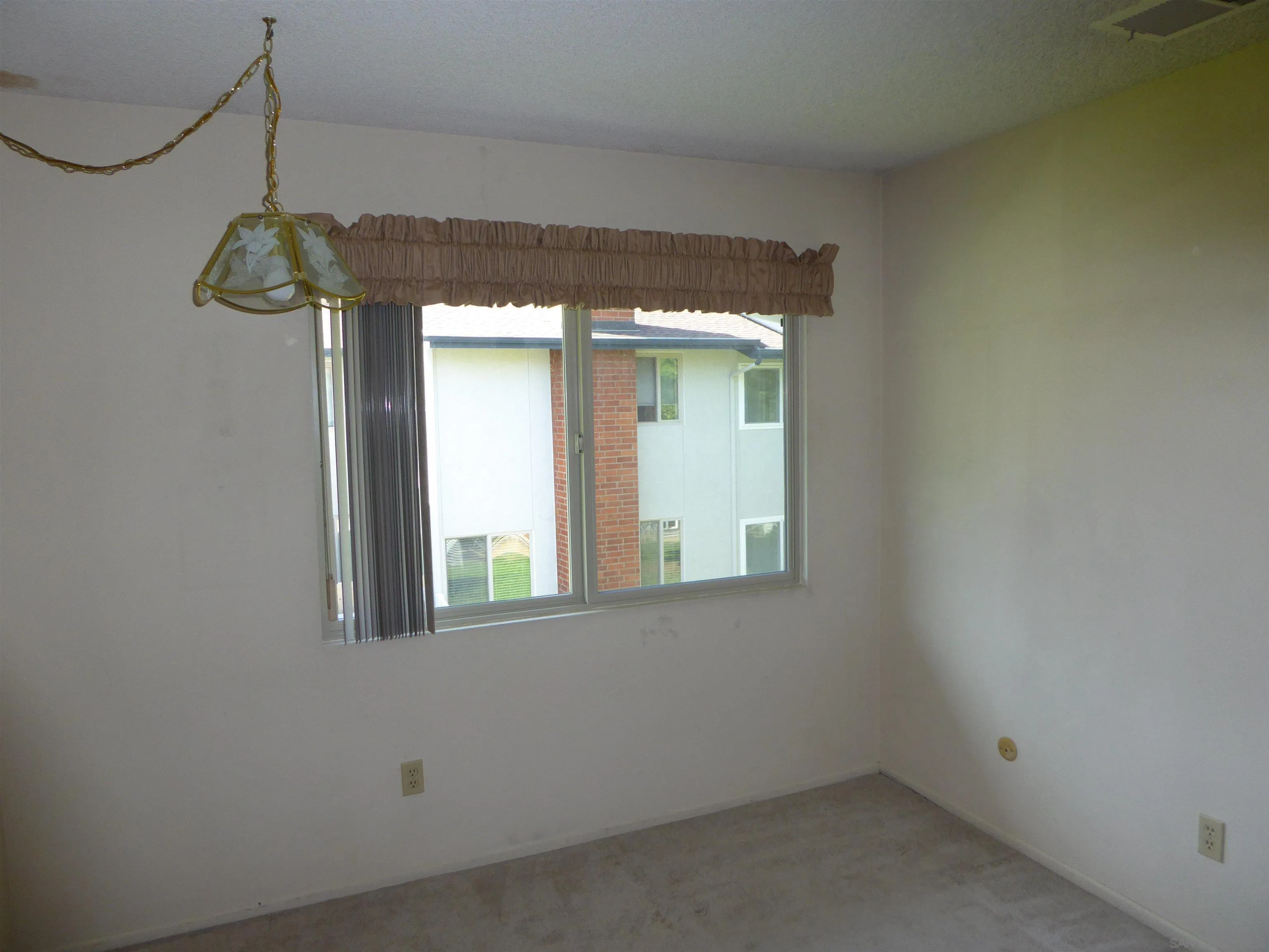 https://cdn.realtyfeed.com/cdn/127/260022705/256172a07d917b232fffd3fc9753dbc7.webp