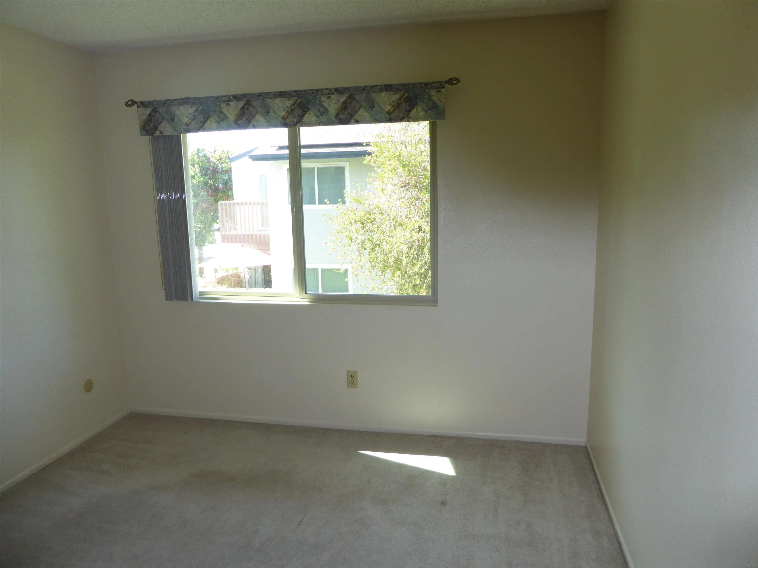 https://cdn.realtyfeed.com/cdn/127/260022705/5e929d64344a016ff30b875785cb2ee0.webp