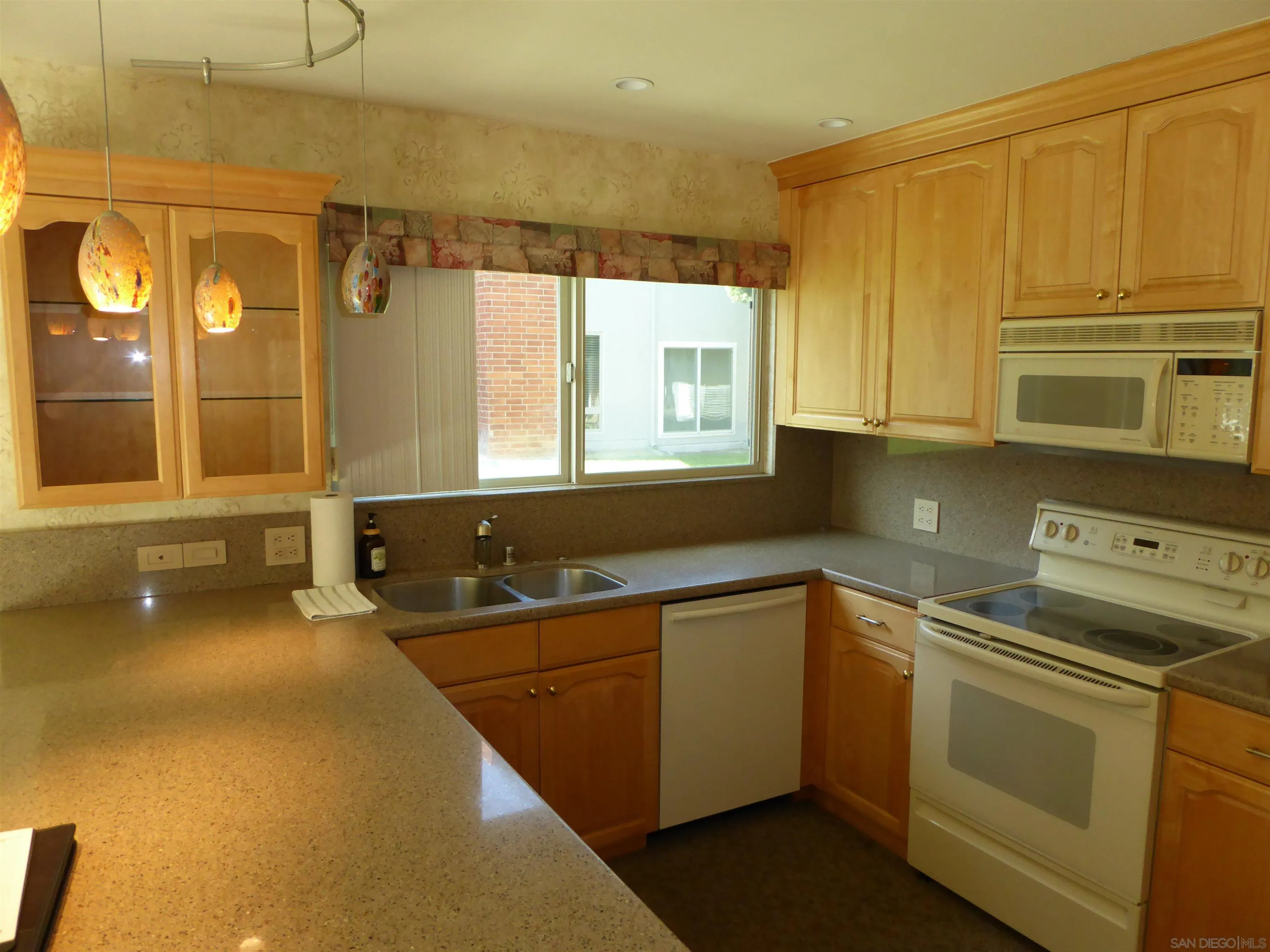 https://cdn.realtyfeed.com/cdn/127/260022705/d19fdbb45ff87d7f159256d89797e4a3.webp