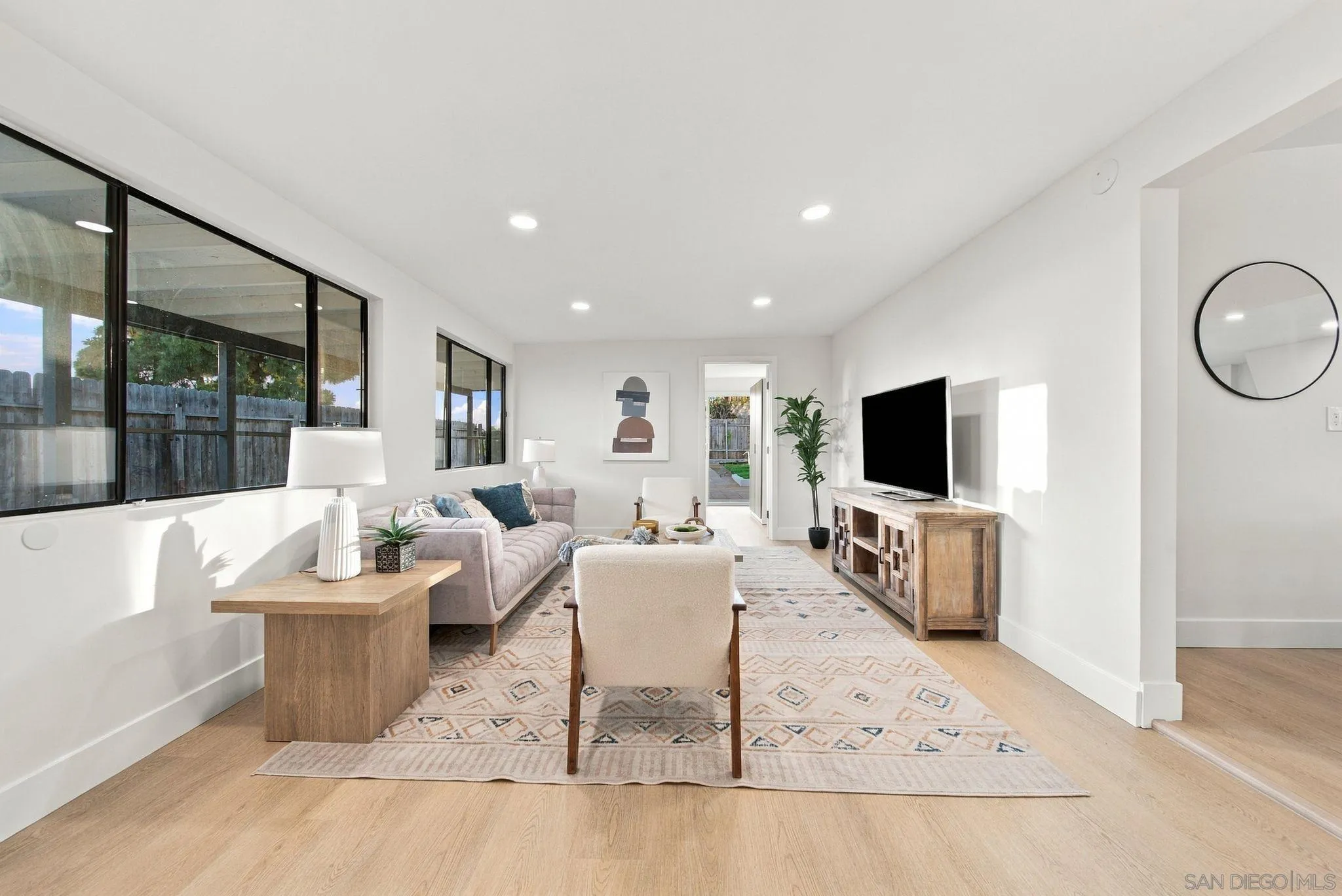 https://cdn.realtyfeed.com/cdn/127/260022706/3ea1f6f48f92087a83e1f9d13ea28e06.webp