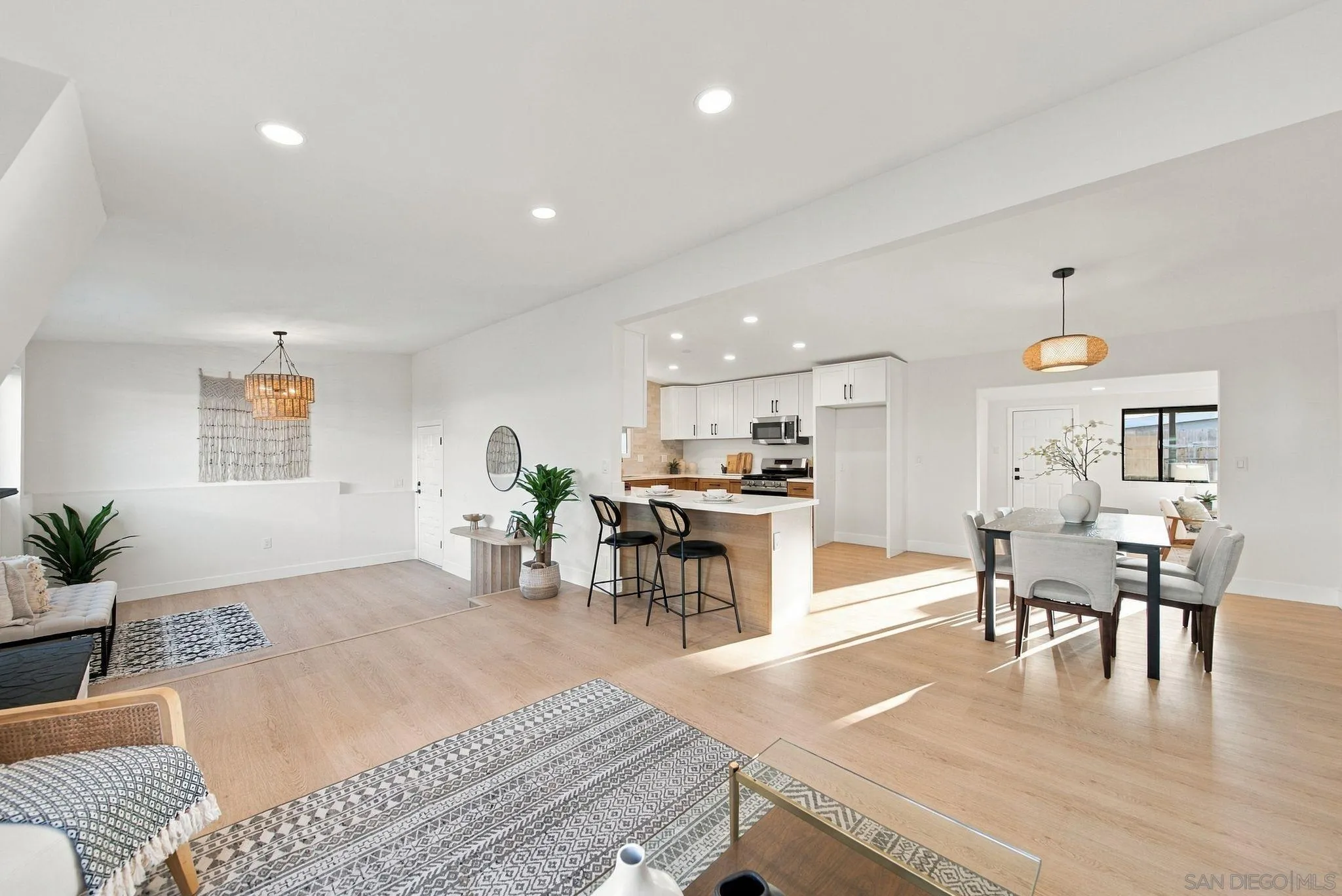 https://cdn.realtyfeed.com/cdn/127/260022706/8fabf2648413cc96e3562bead0565251.webp