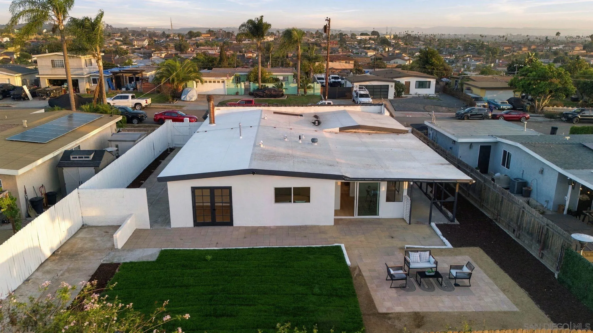 https://cdn.realtyfeed.com/cdn/127/260022706/a9b0acbc0f6e2e3dc4e9a7e166373950.webp