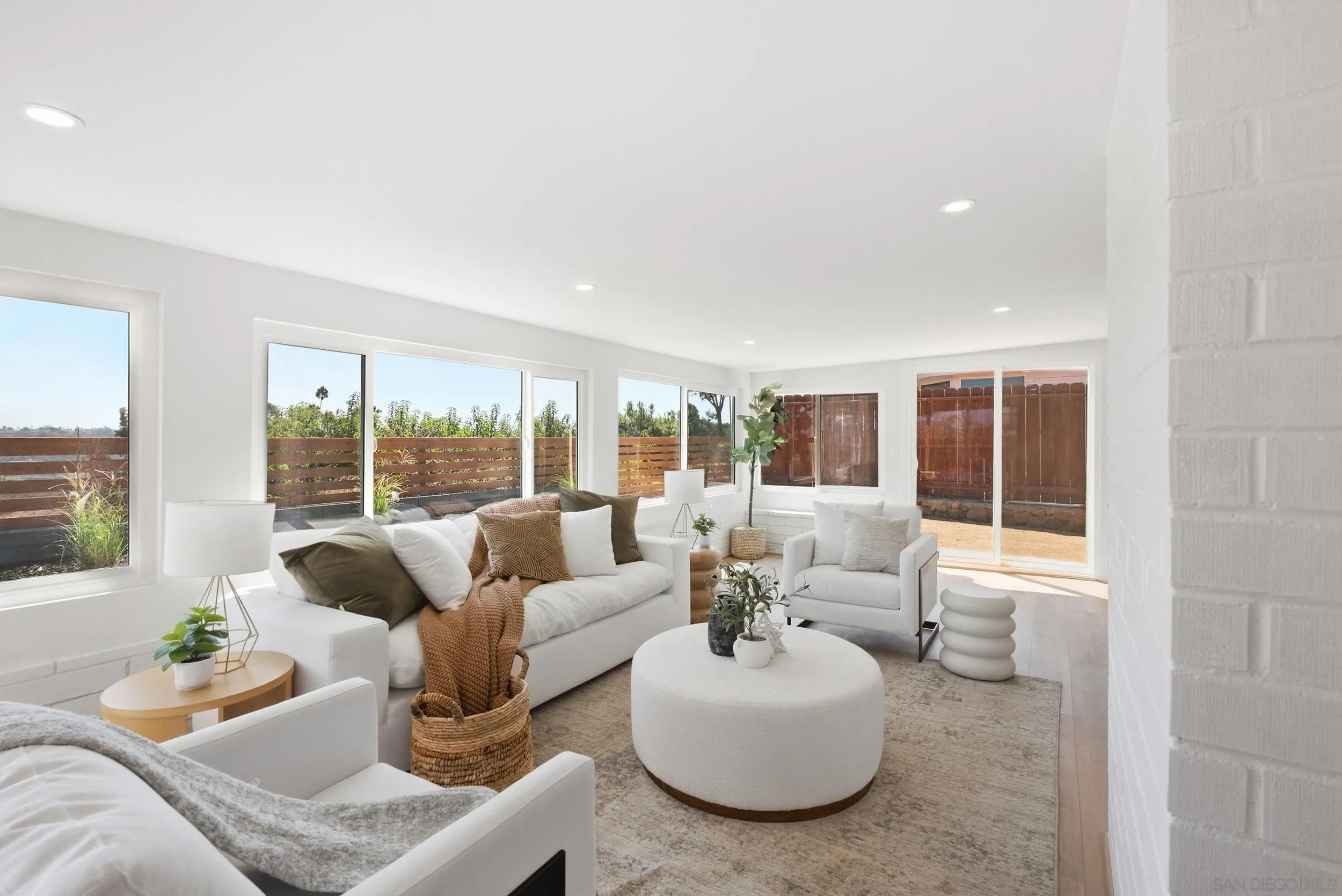https://cdn.realtyfeed.com/cdn/127/260022707/19e26001908f71014f1e91805404ddb5.webp