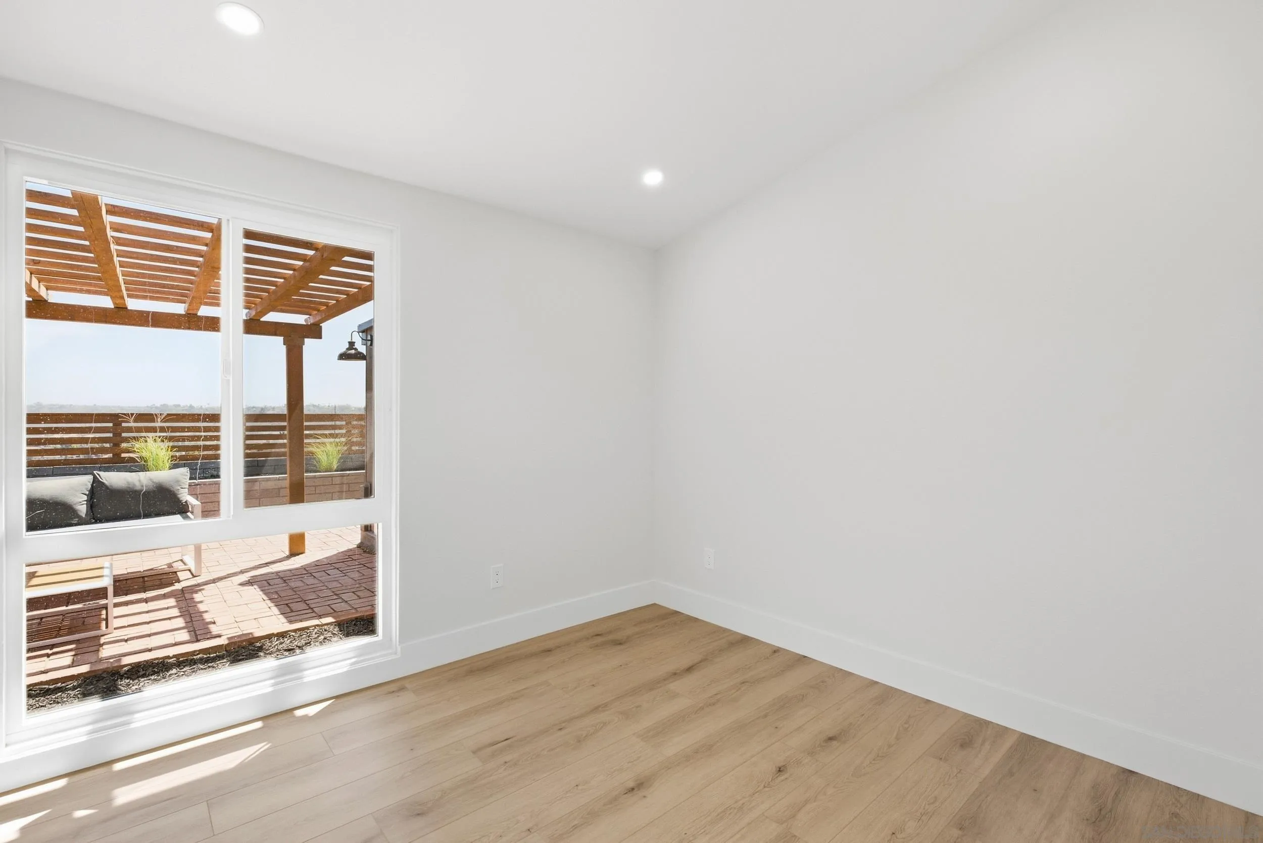 https://cdn.realtyfeed.com/cdn/127/260022707/4e50af2d4aab461fda53654837b10f96.webp