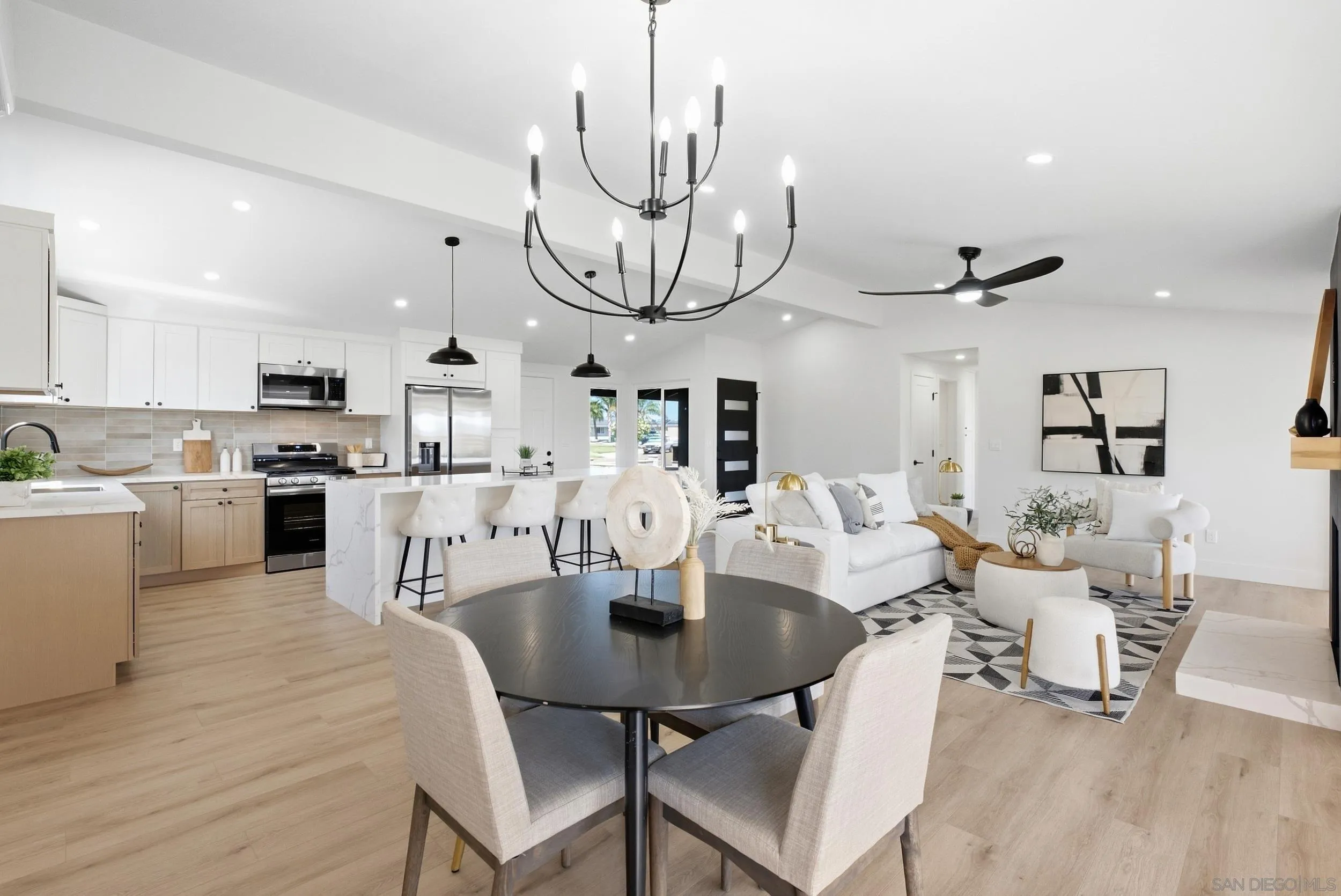 https://cdn.realtyfeed.com/cdn/127/260022707/72b2d24a516442e7a7761aee9aa2a340.webp