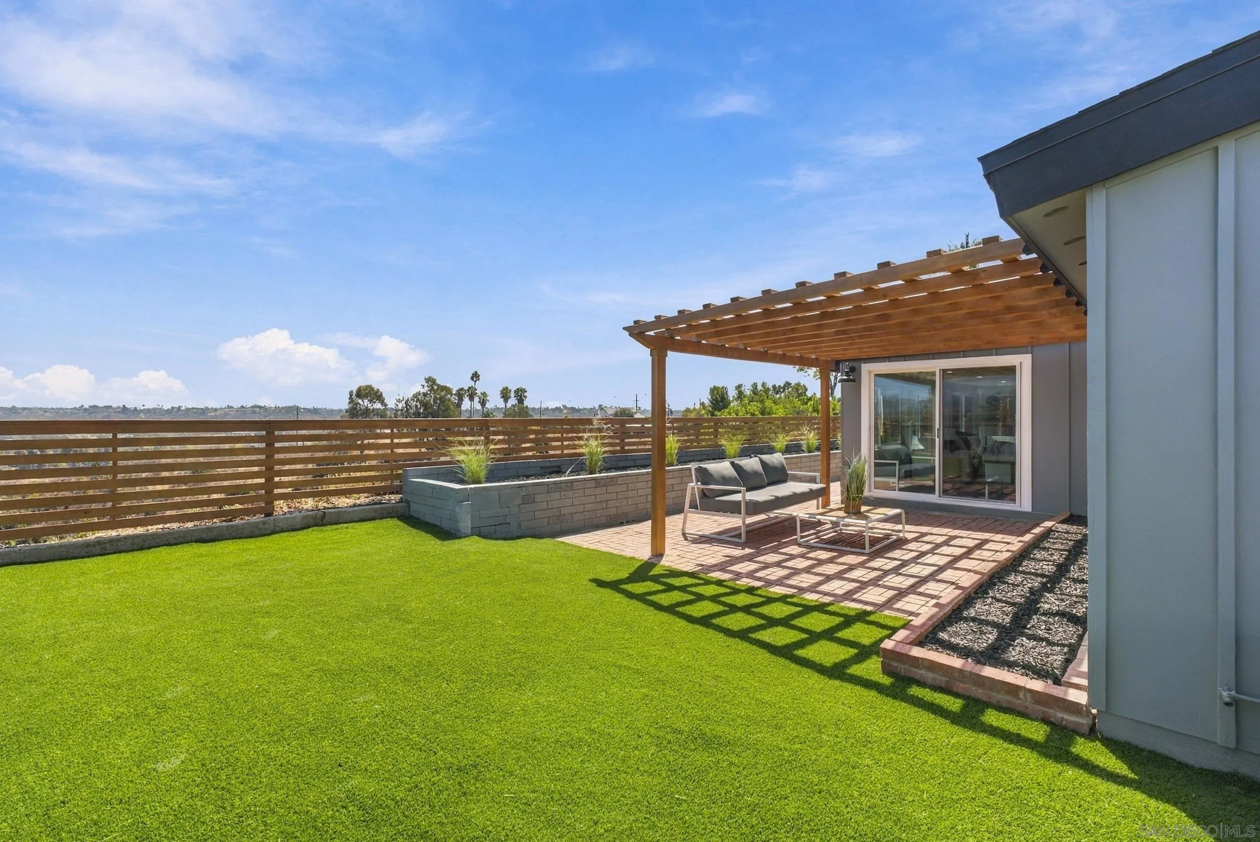 https://cdn.realtyfeed.com/cdn/127/260022707/b9b9511bf74d8aff0c5cfef1167c44d9.webp
