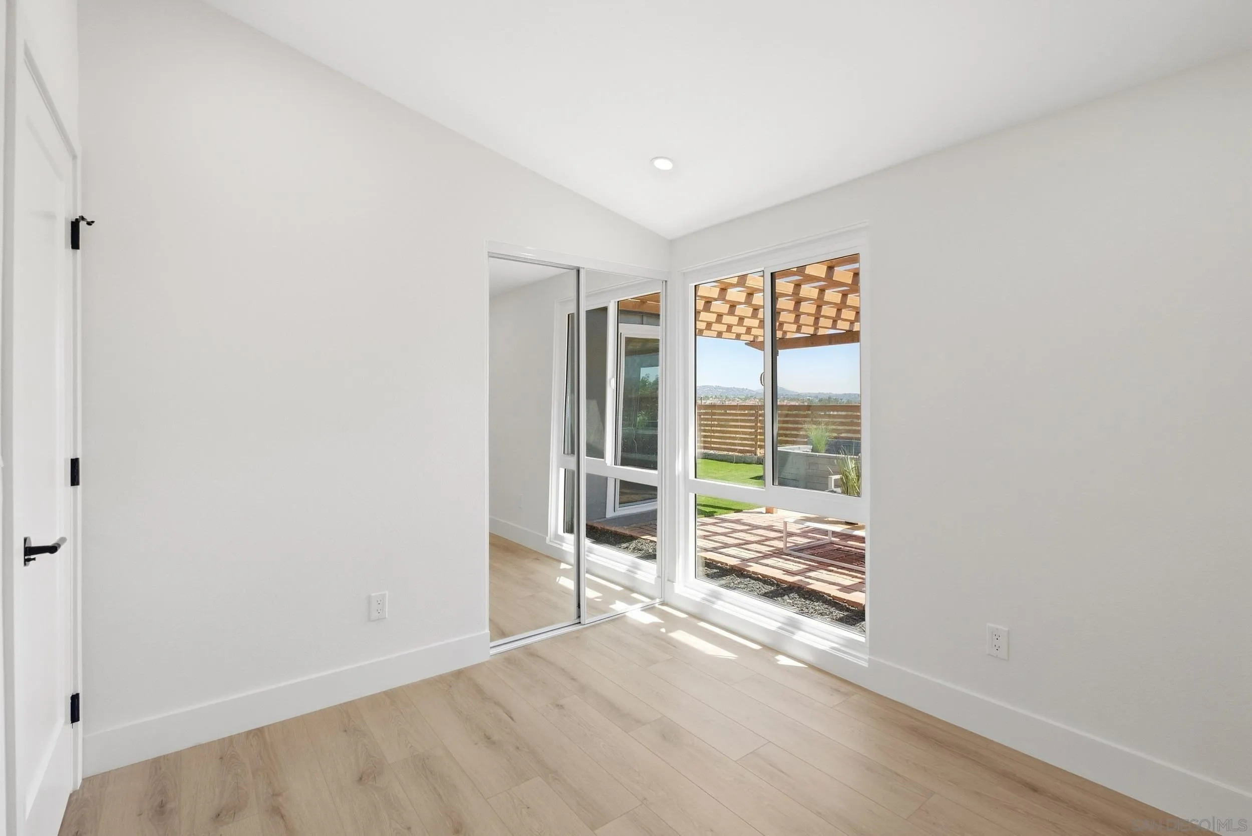https://cdn.realtyfeed.com/cdn/127/260022707/ce2a43347c838e46c7f2424d2e64f45a.webp