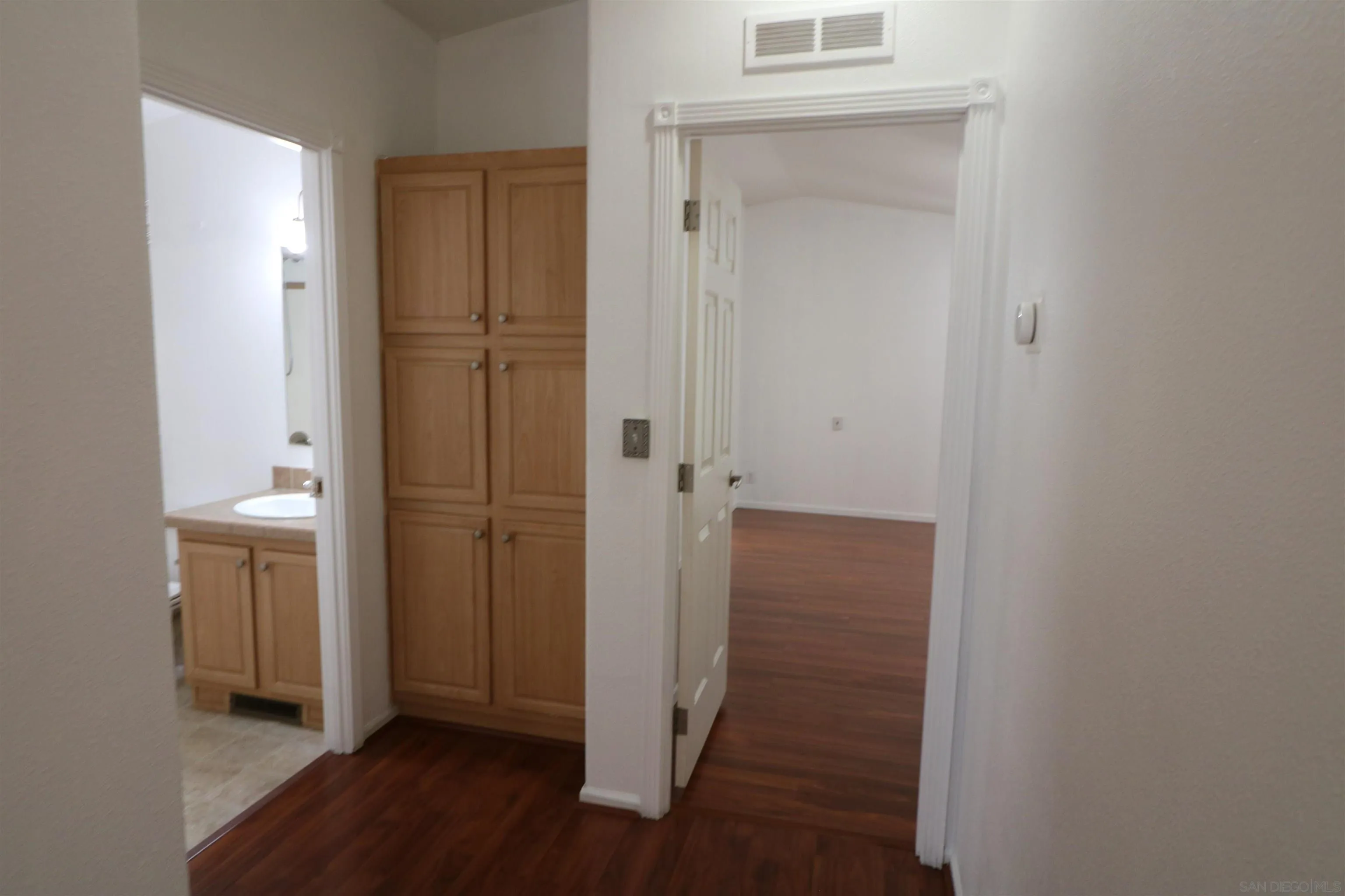 https://cdn.realtyfeed.com/cdn/127/260022710/1766633eaf1ae58345896f8815171bfb.webp