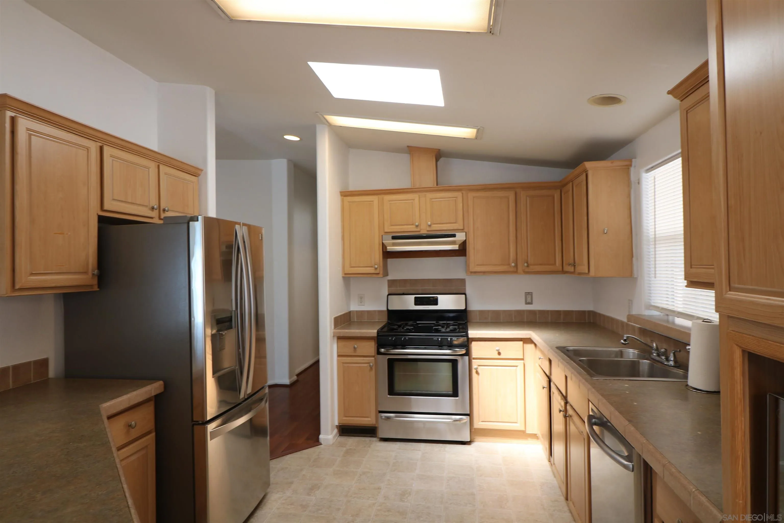 https://cdn.realtyfeed.com/cdn/127/260022710/55c3455cbb09d2dbdba8896725689e2a.webp