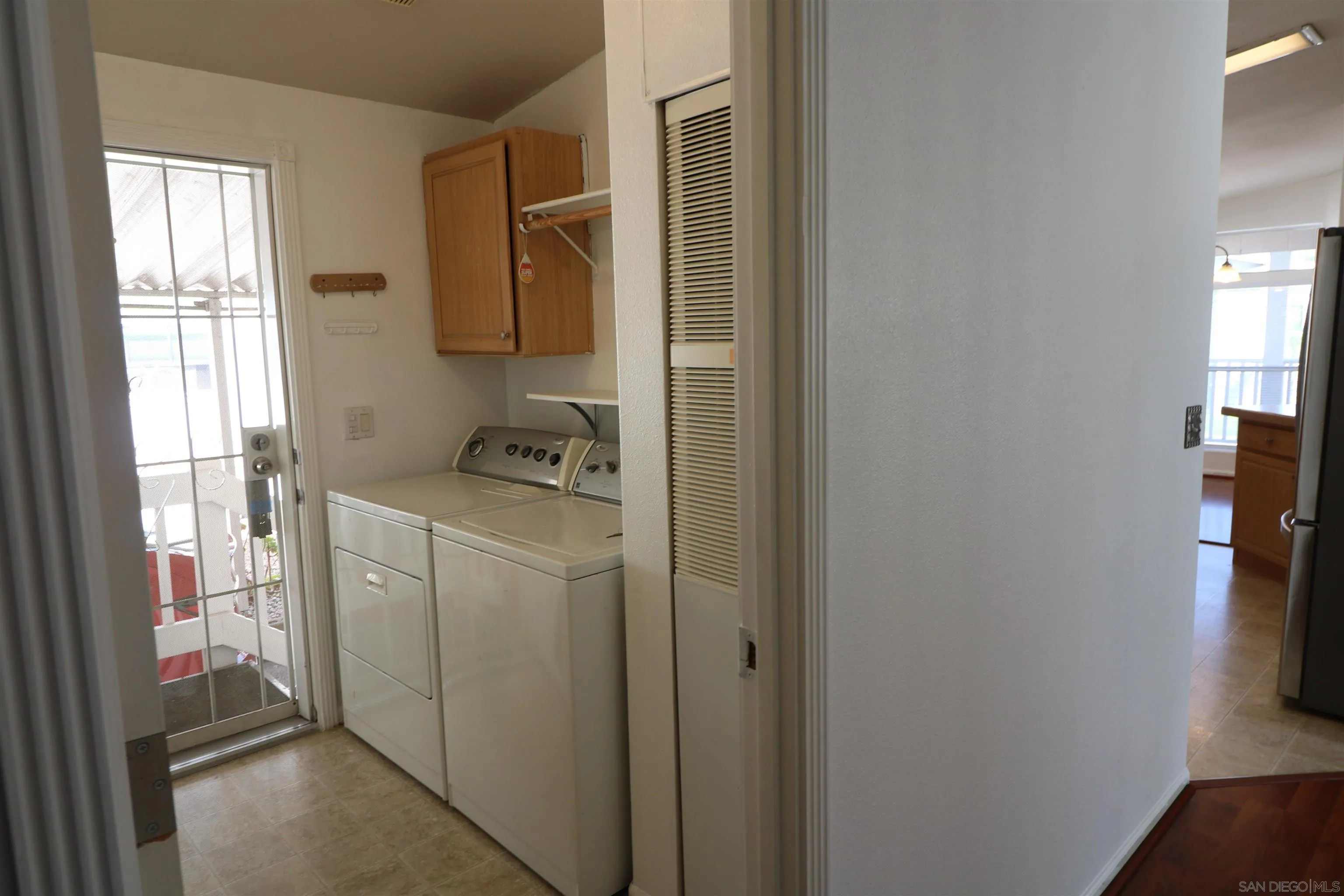 https://cdn.realtyfeed.com/cdn/127/260022710/8f8740271b138e3688f35765f10af7b8.webp