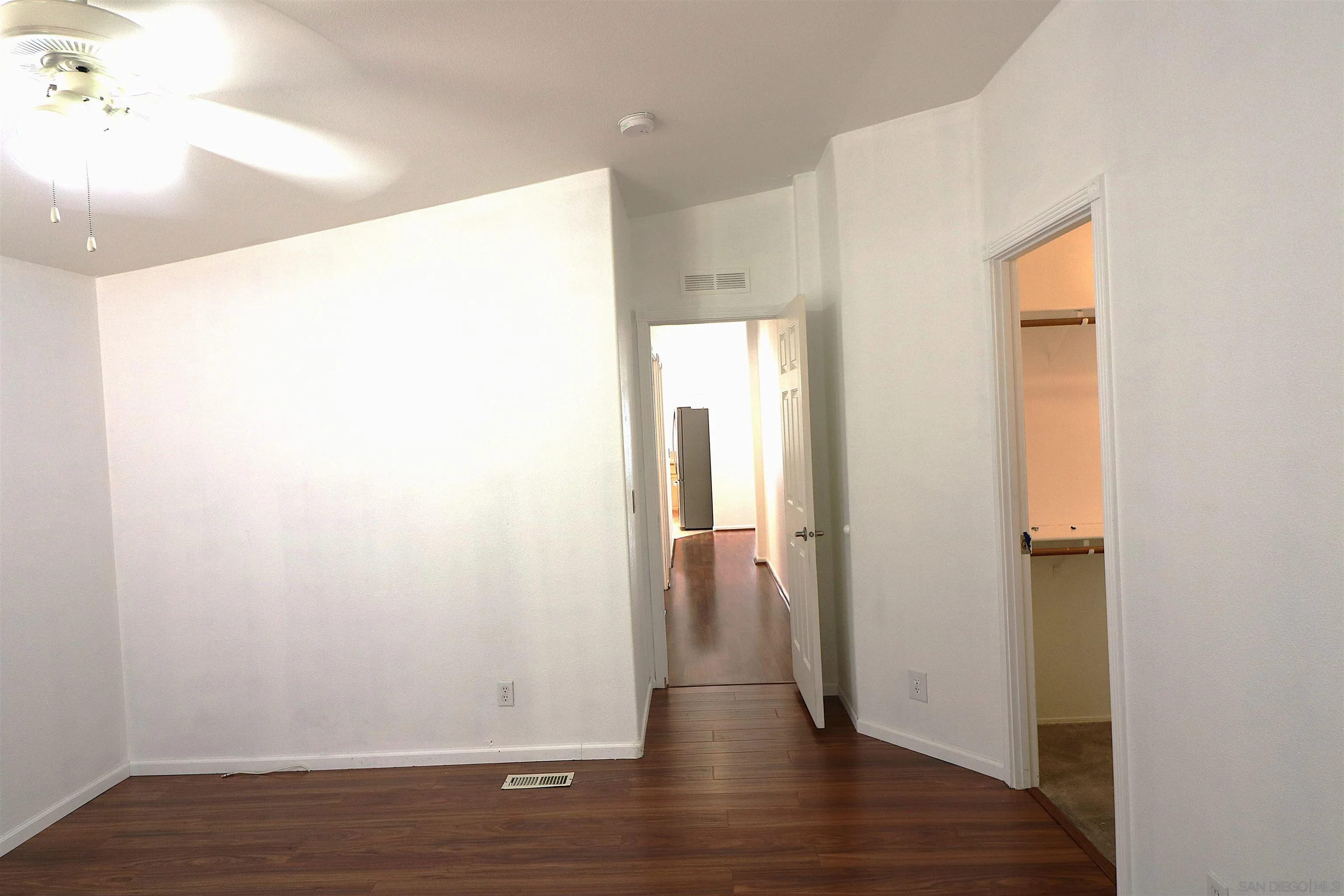 https://cdn.realtyfeed.com/cdn/127/260022710/aa66803b5a3fe279c933f9c68b9f3111.webp