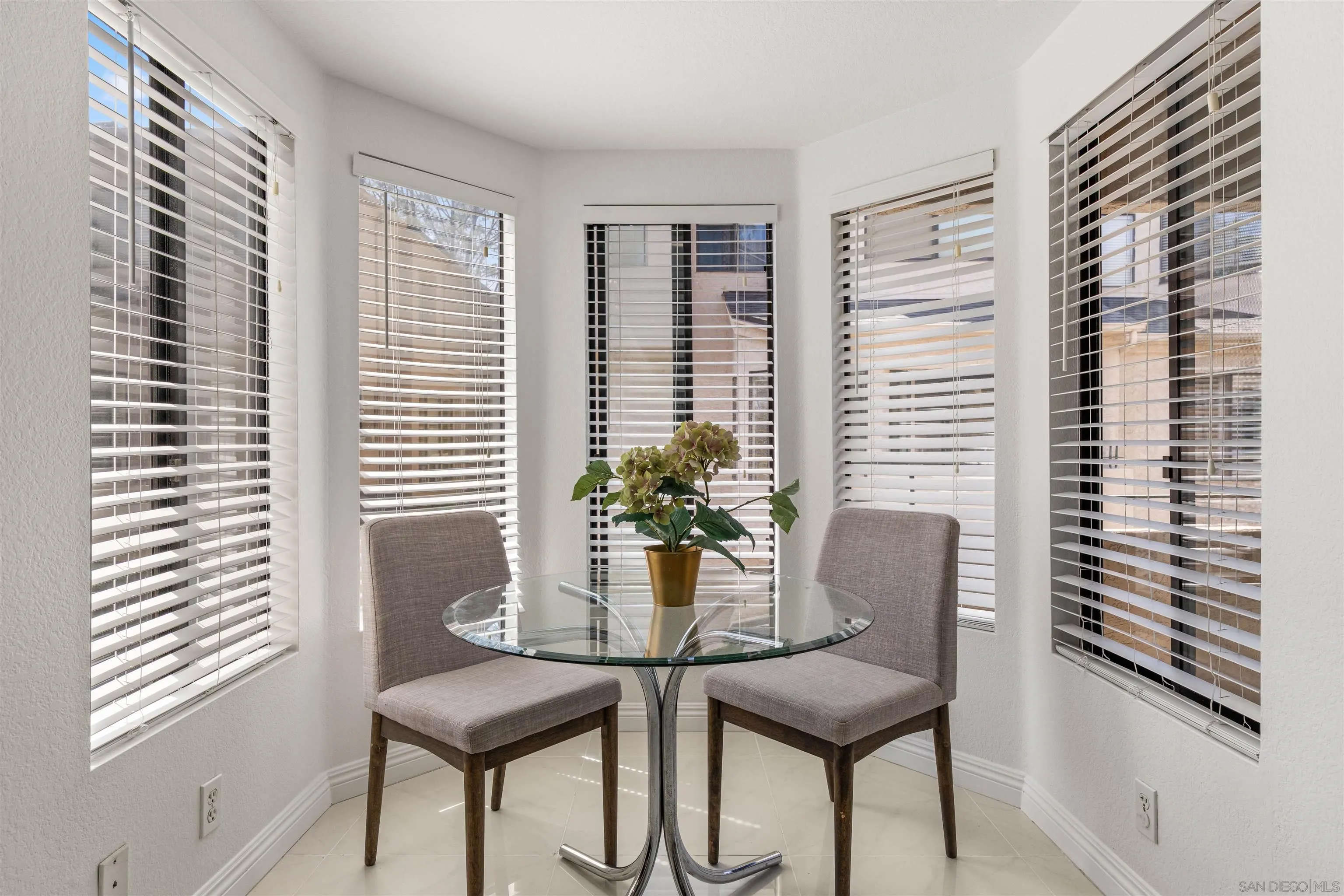 https://cdn.realtyfeed.com/cdn/127/260022713/04c198885a1318a1214c34d1997d8fd5.webp