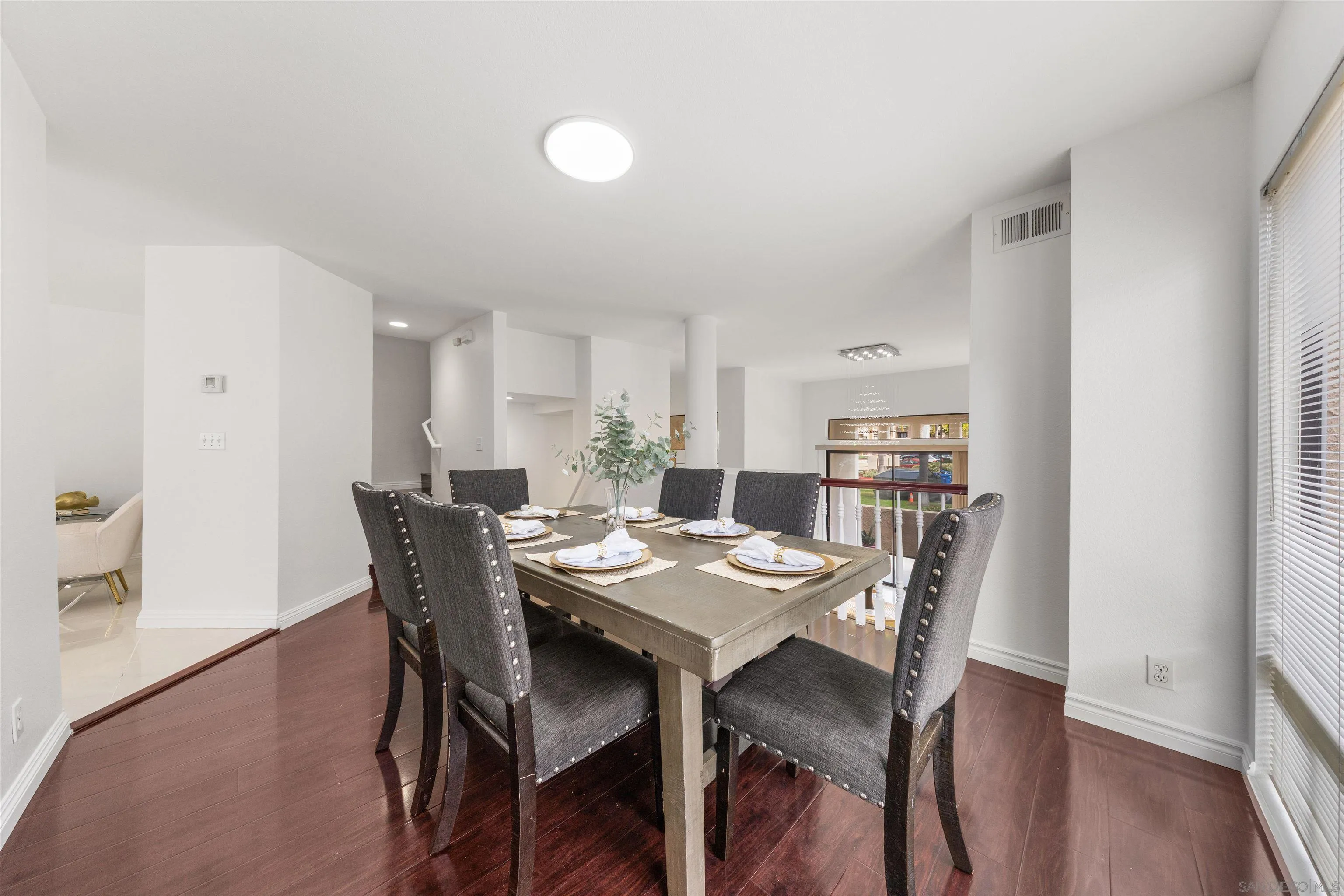 https://cdn.realtyfeed.com/cdn/127/260022713/0ffc1c9e71a9f3845a70af2914aece4b.webp