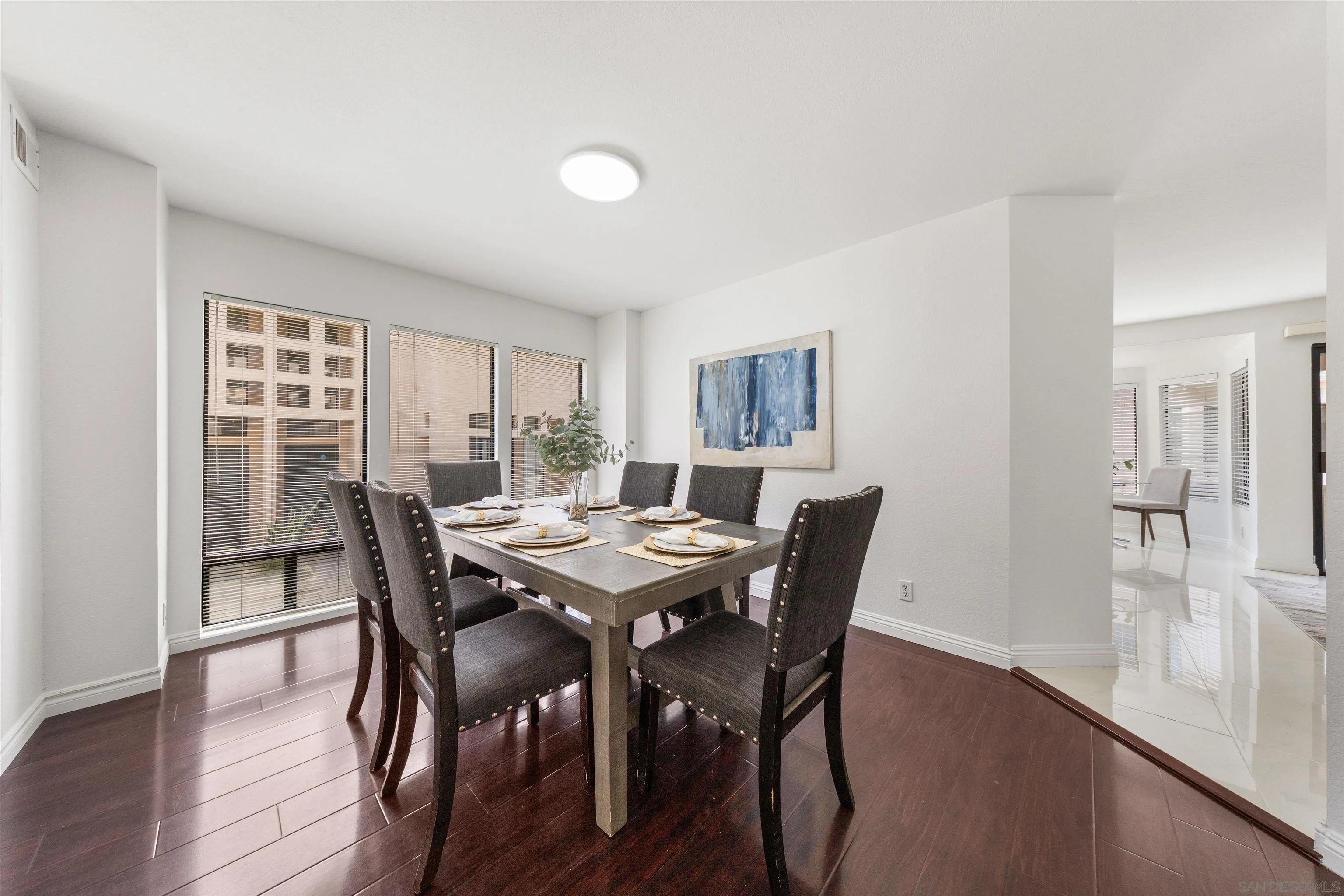 https://cdn.realtyfeed.com/cdn/127/260022713/95b4f717305069414f09677f04659d34.webp