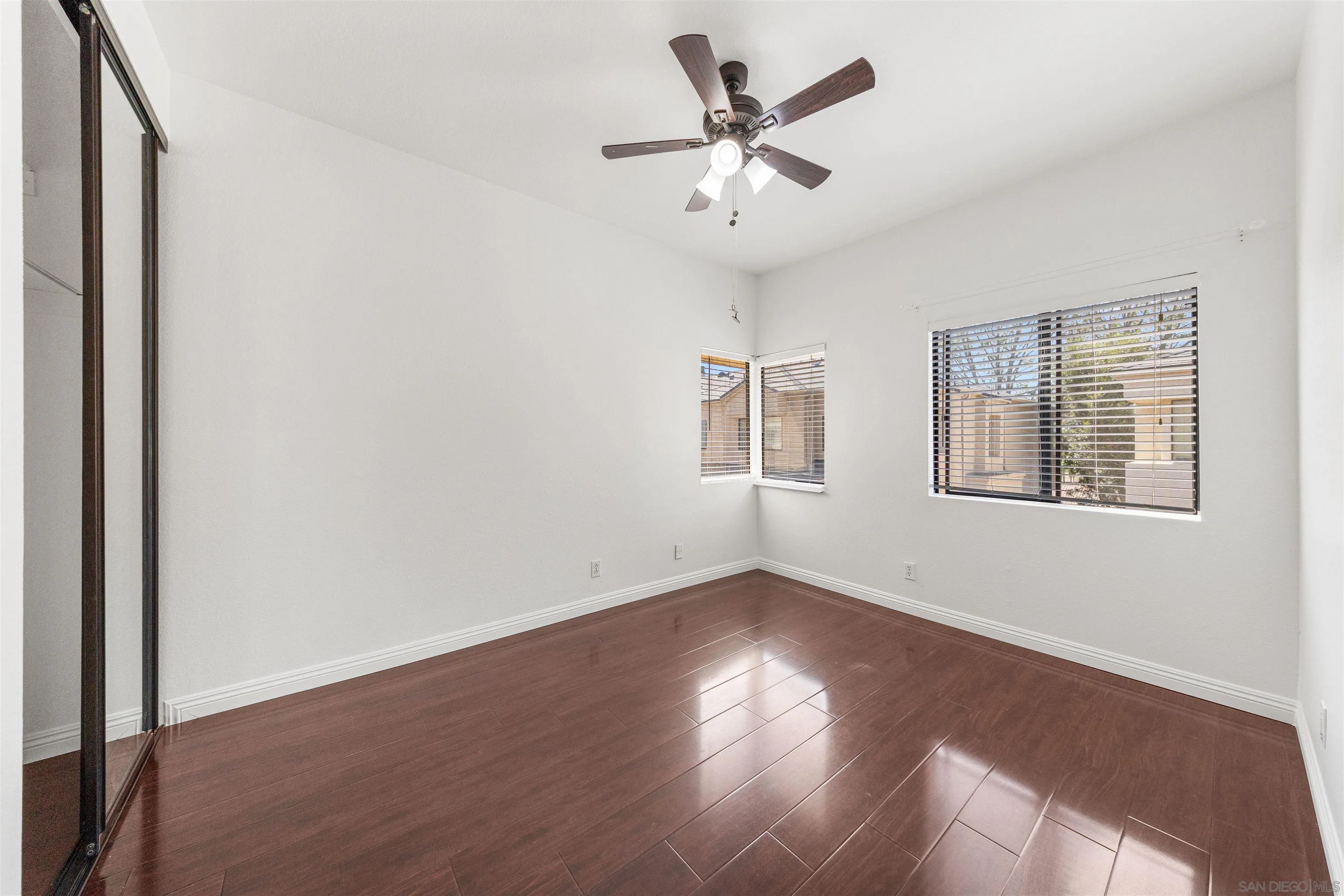 https://cdn.realtyfeed.com/cdn/127/260022713/b15a51bc860a62fe194cf06881870d84.webp