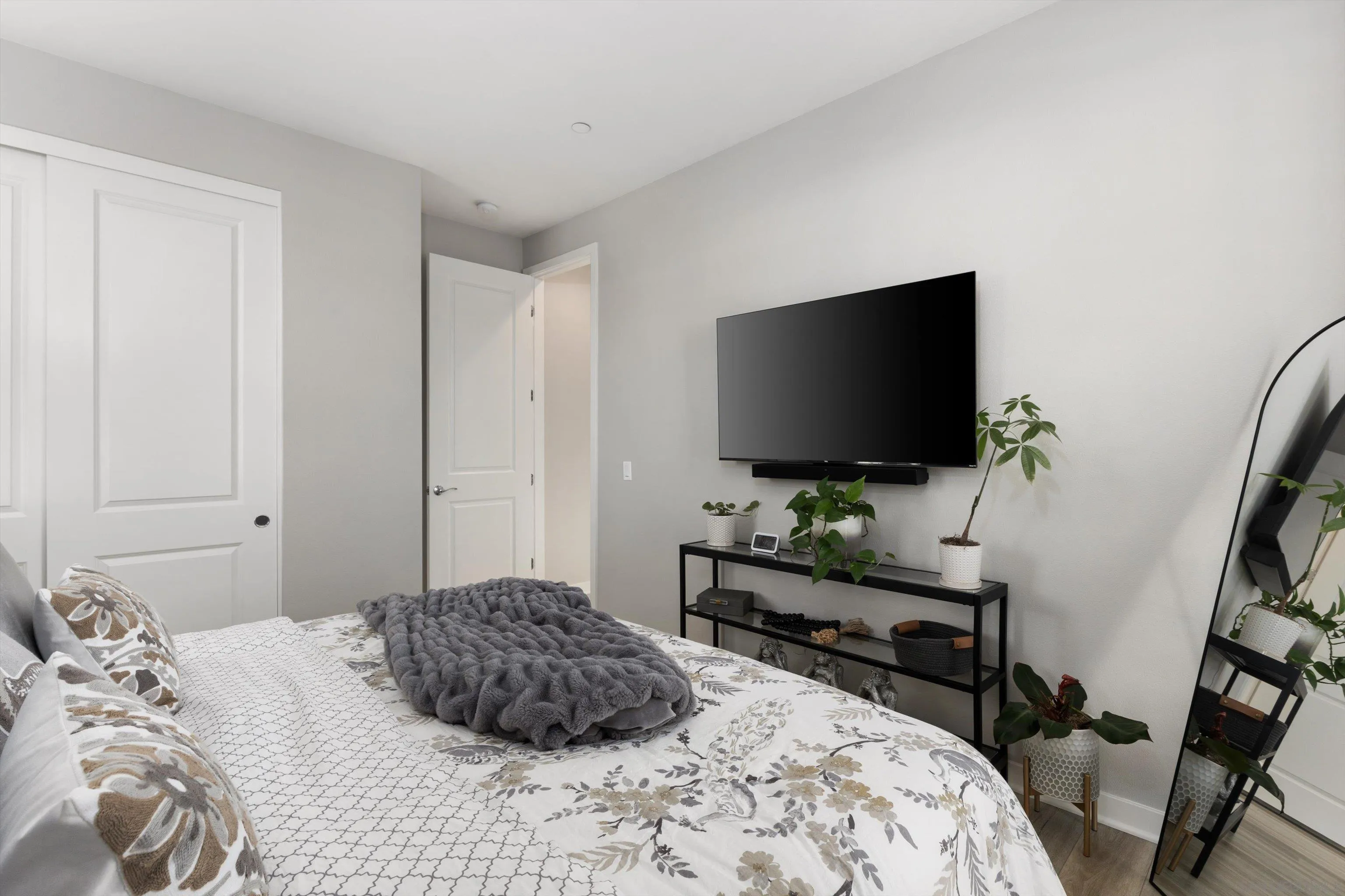 https://cdn.realtyfeed.com/cdn/127/260022715/188484515f1720102a5518352e135110.webp