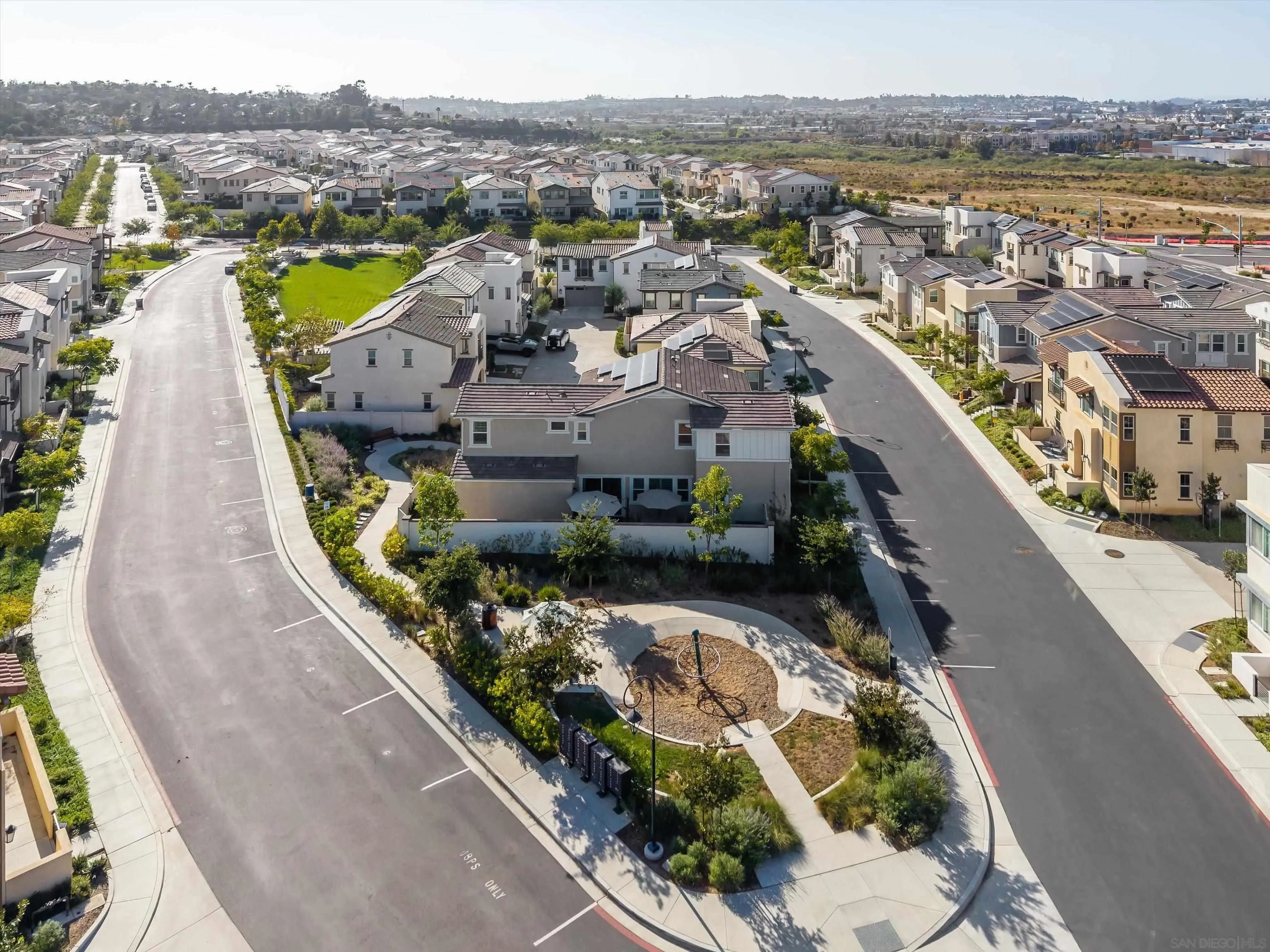 https://cdn.realtyfeed.com/cdn/127/260022715/4e72cd4ac26cb96a797ebddd32ba68e7.webp