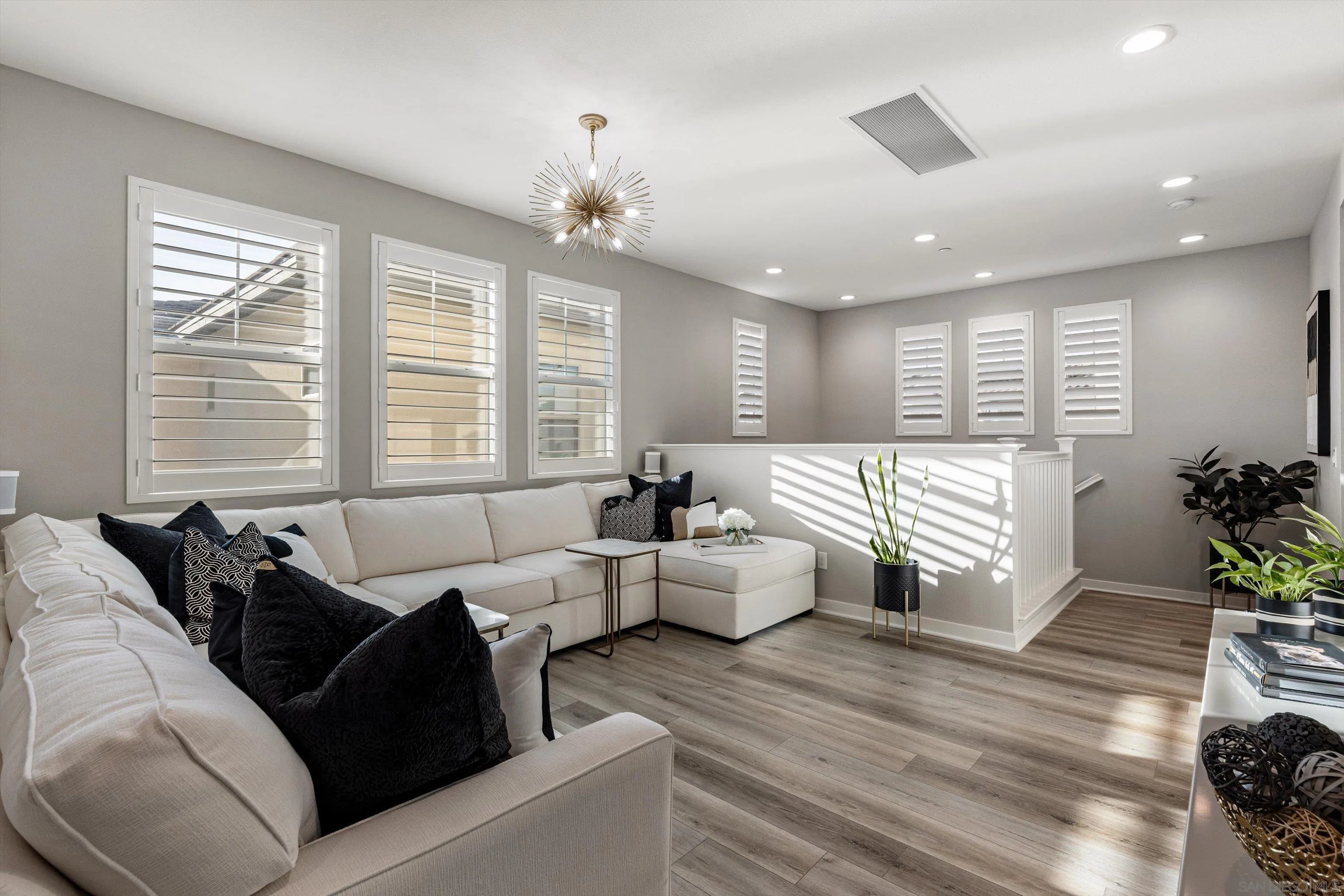 https://cdn.realtyfeed.com/cdn/127/260022715/b76f2e1401fcaa48bbc50e76317a5039.webp