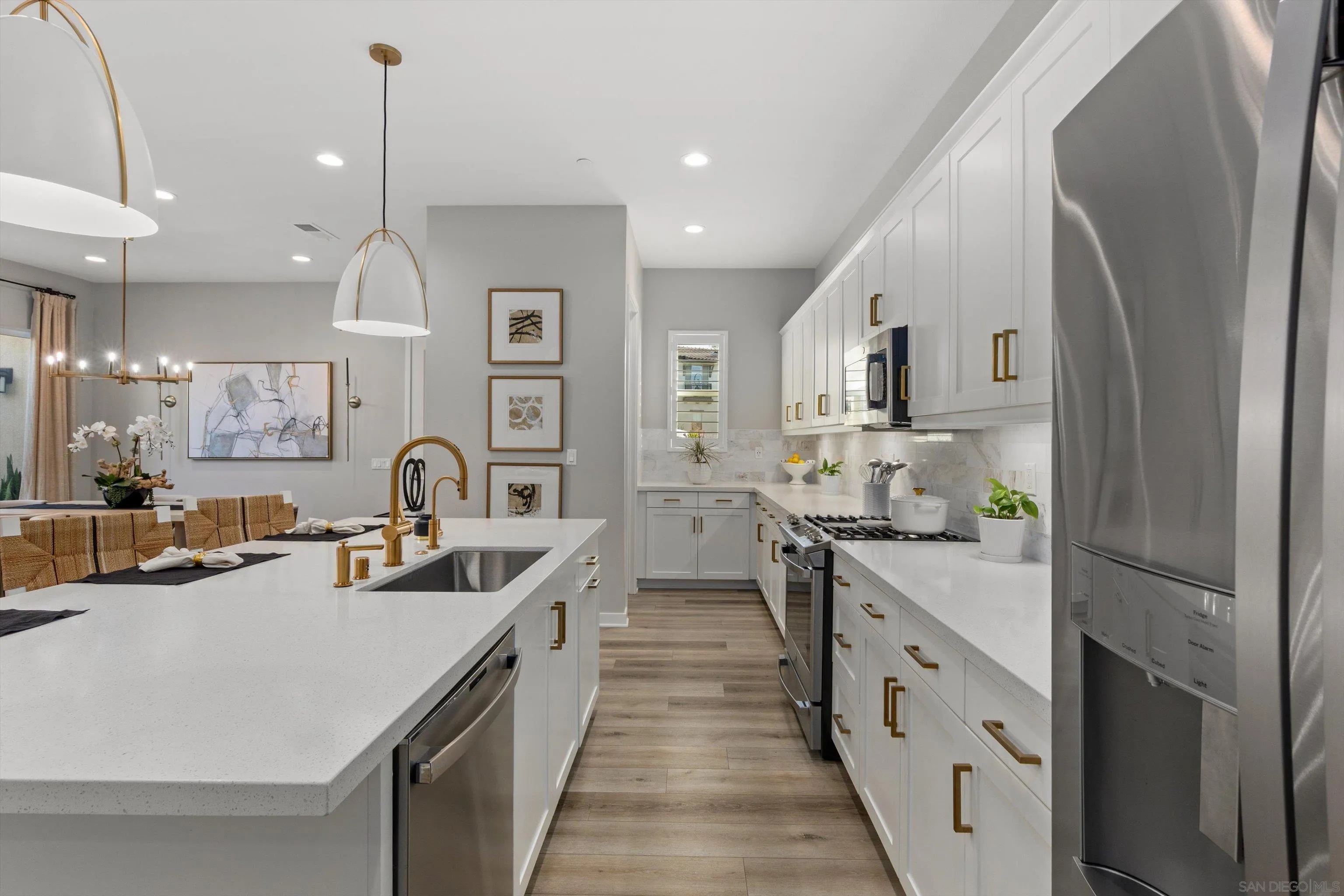 https://cdn.realtyfeed.com/cdn/127/260022715/d7ace0bb2e03dc22886183f0300f481c.webp