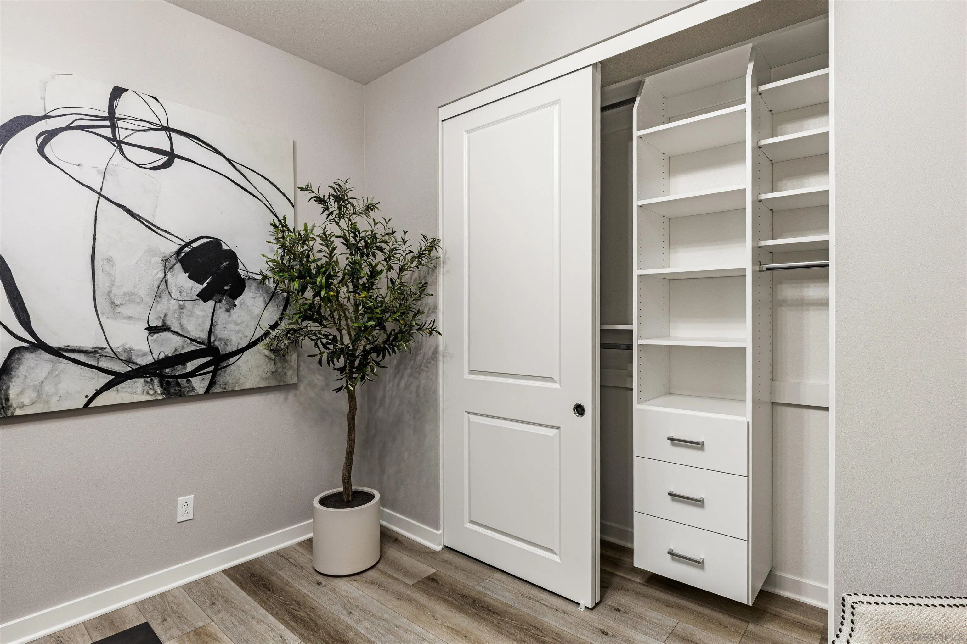 https://cdn.realtyfeed.com/cdn/127/260022715/e5d03aa28220f6d3e31664d6874e5dcc.webp
