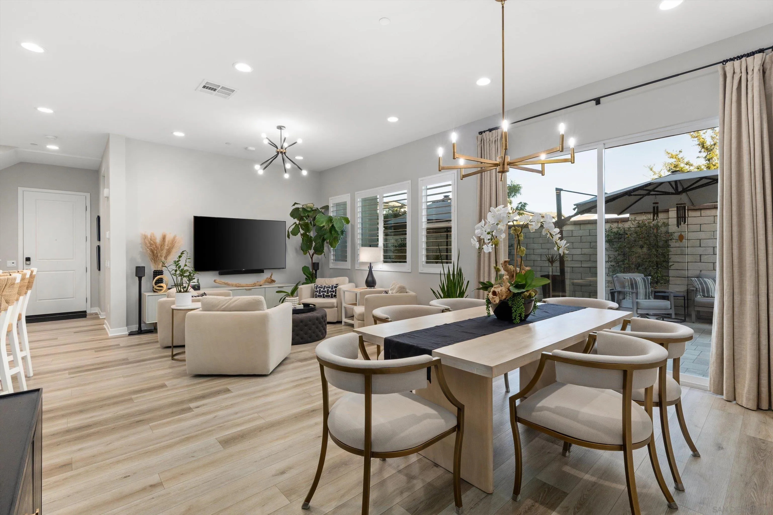 https://cdn.realtyfeed.com/cdn/127/260022715/f319ebe5ce2f8190963802ff6d2e74cc.webp
