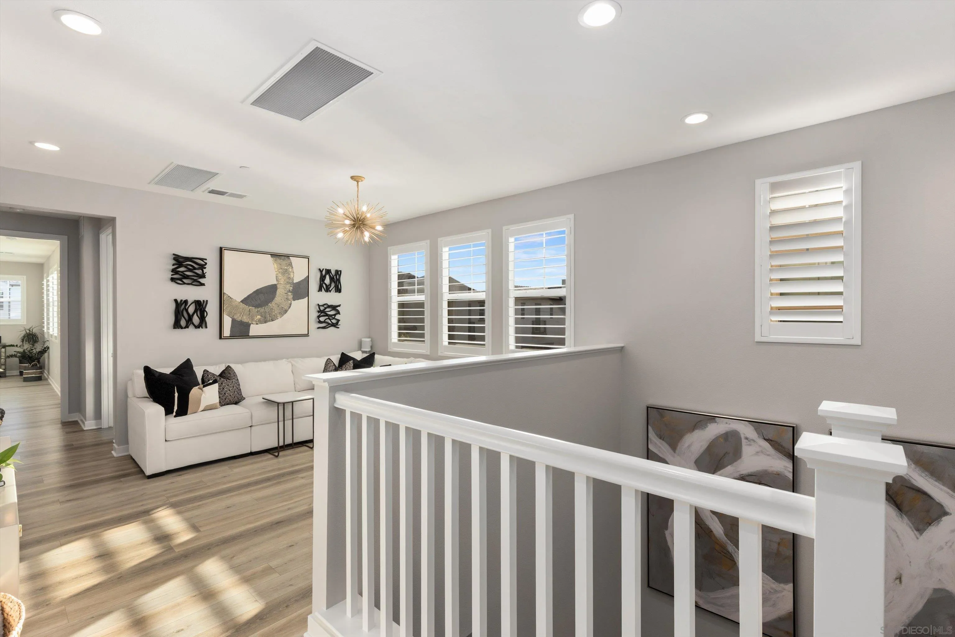 https://cdn.realtyfeed.com/cdn/127/260022715/fa34e16204eebe21b009bcdd79c8d5a1.webp