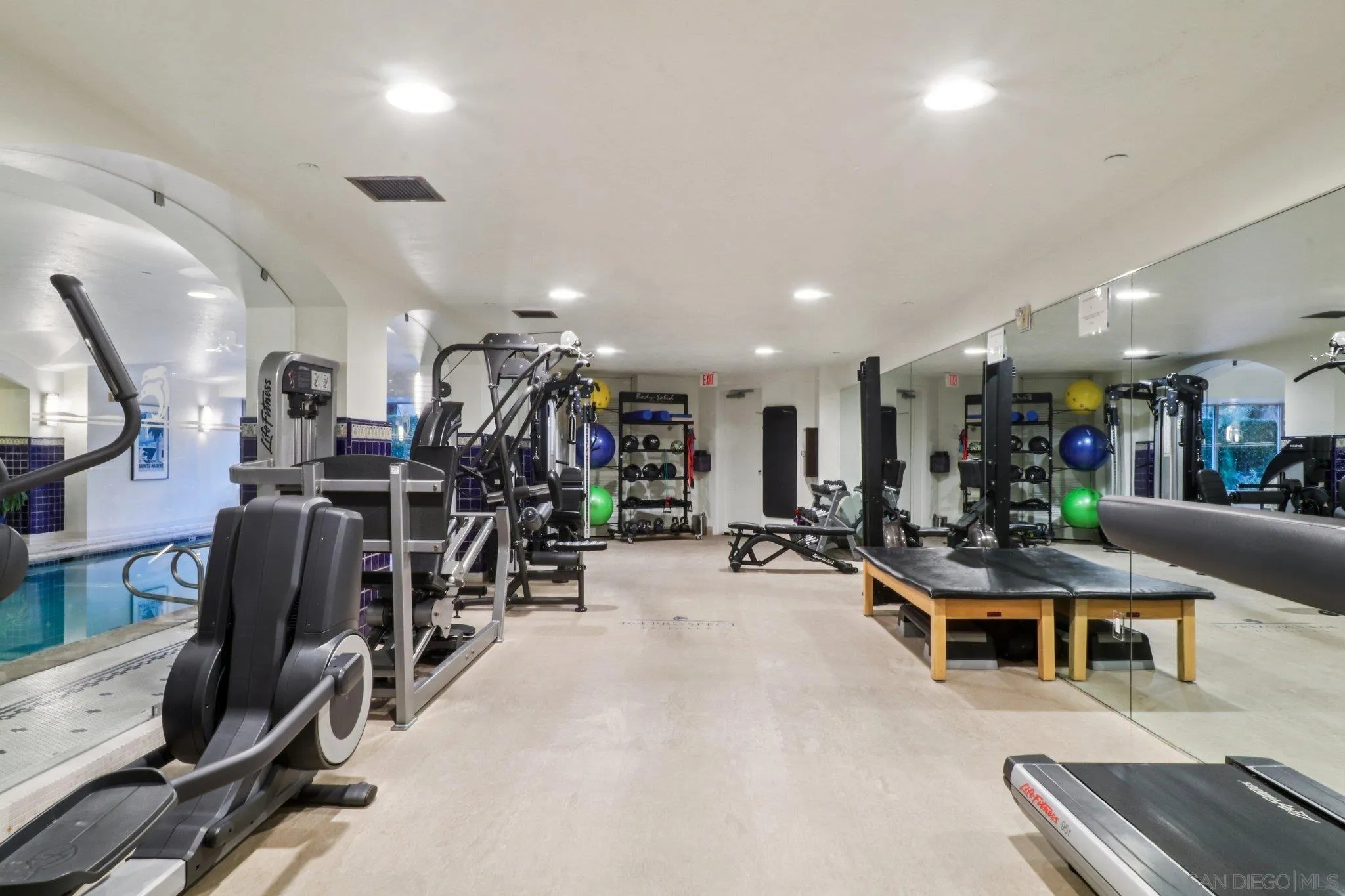 https://cdn.realtyfeed.com/cdn/127/260022719/15d8ed2b83c8f4fa7fcf916441cf332c.webp