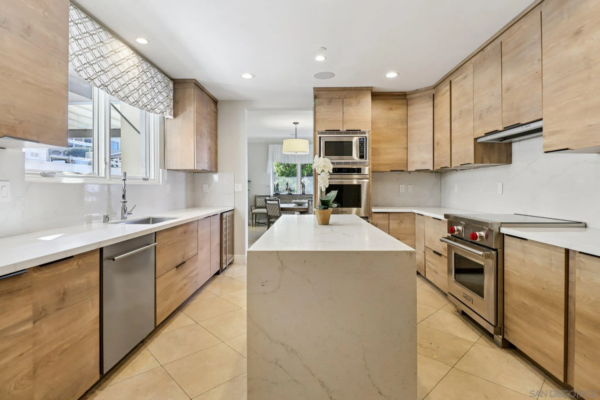 https://cdn.realtyfeed.com/cdn/127/260022719/eafd0e9125b7a844e4a305e09cf434e3.webp