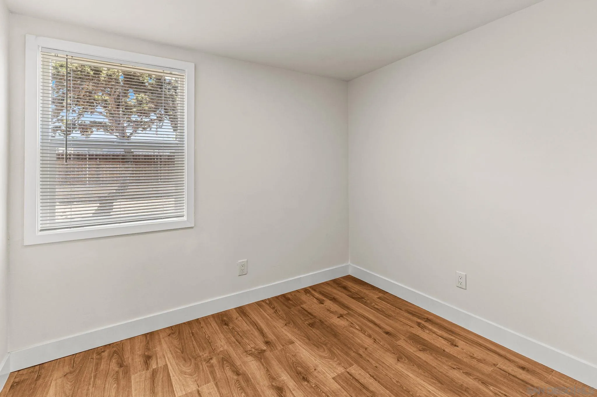 https://cdn.realtyfeed.com/cdn/127/260022721/0f086042f3e436d764e3ffdbcee13ea8.webp