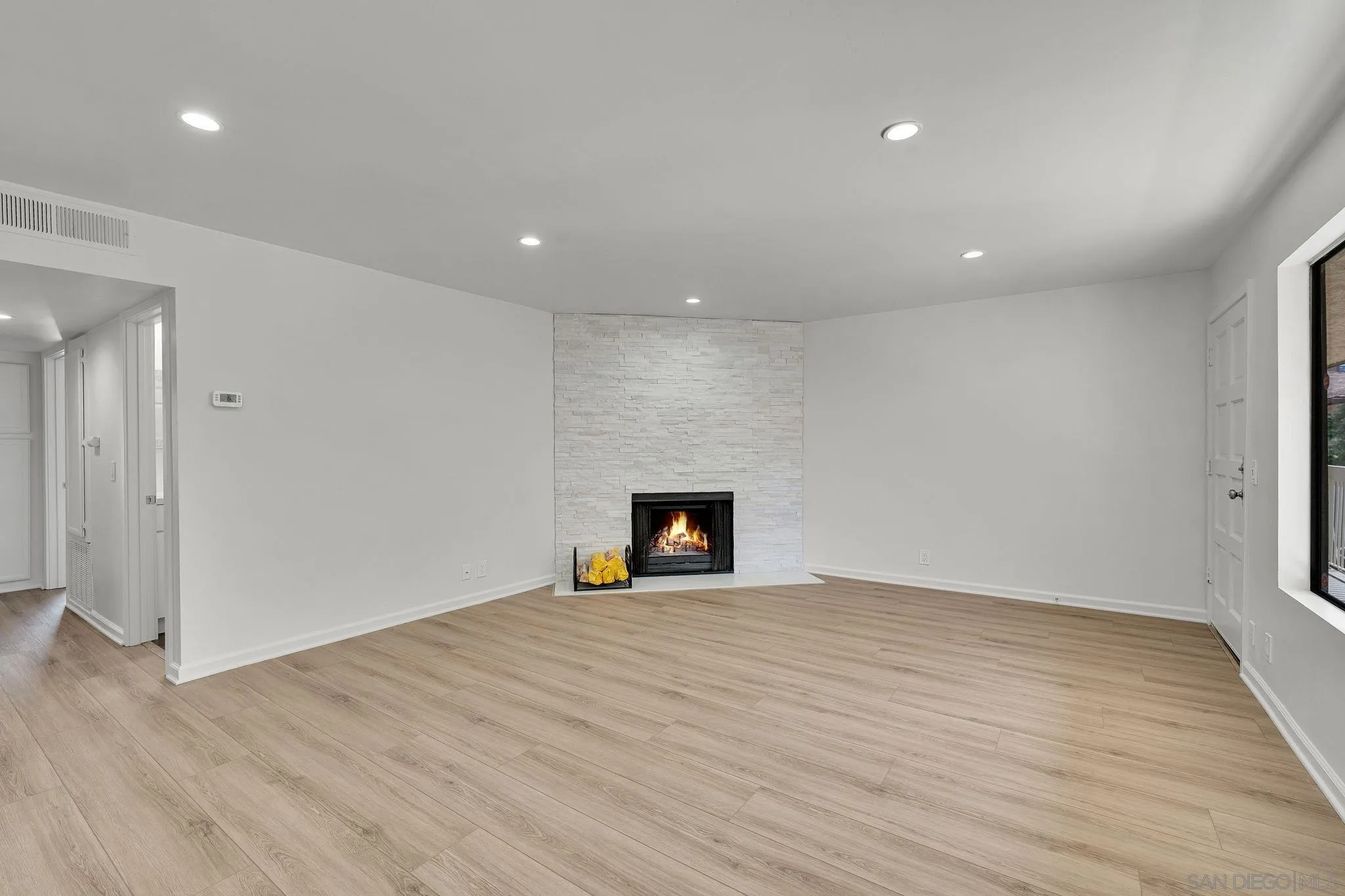 https://cdn.realtyfeed.com/cdn/127/260022724/138e2288e2e86529106e5dc9c3333a1c.webp
