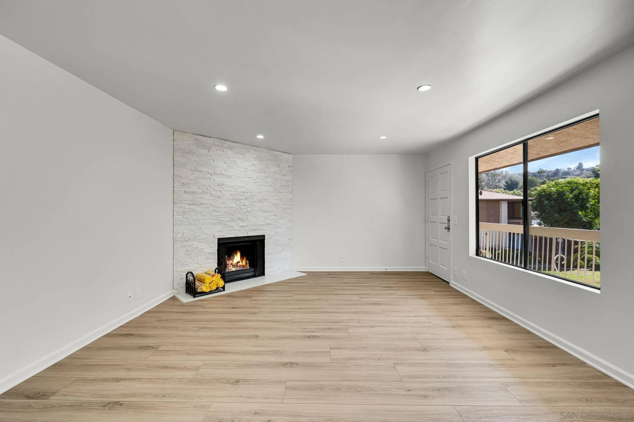 https://cdn.realtyfeed.com/cdn/127/260022724/15b0286fb27c87f0dda123fbbb2283a9.webp