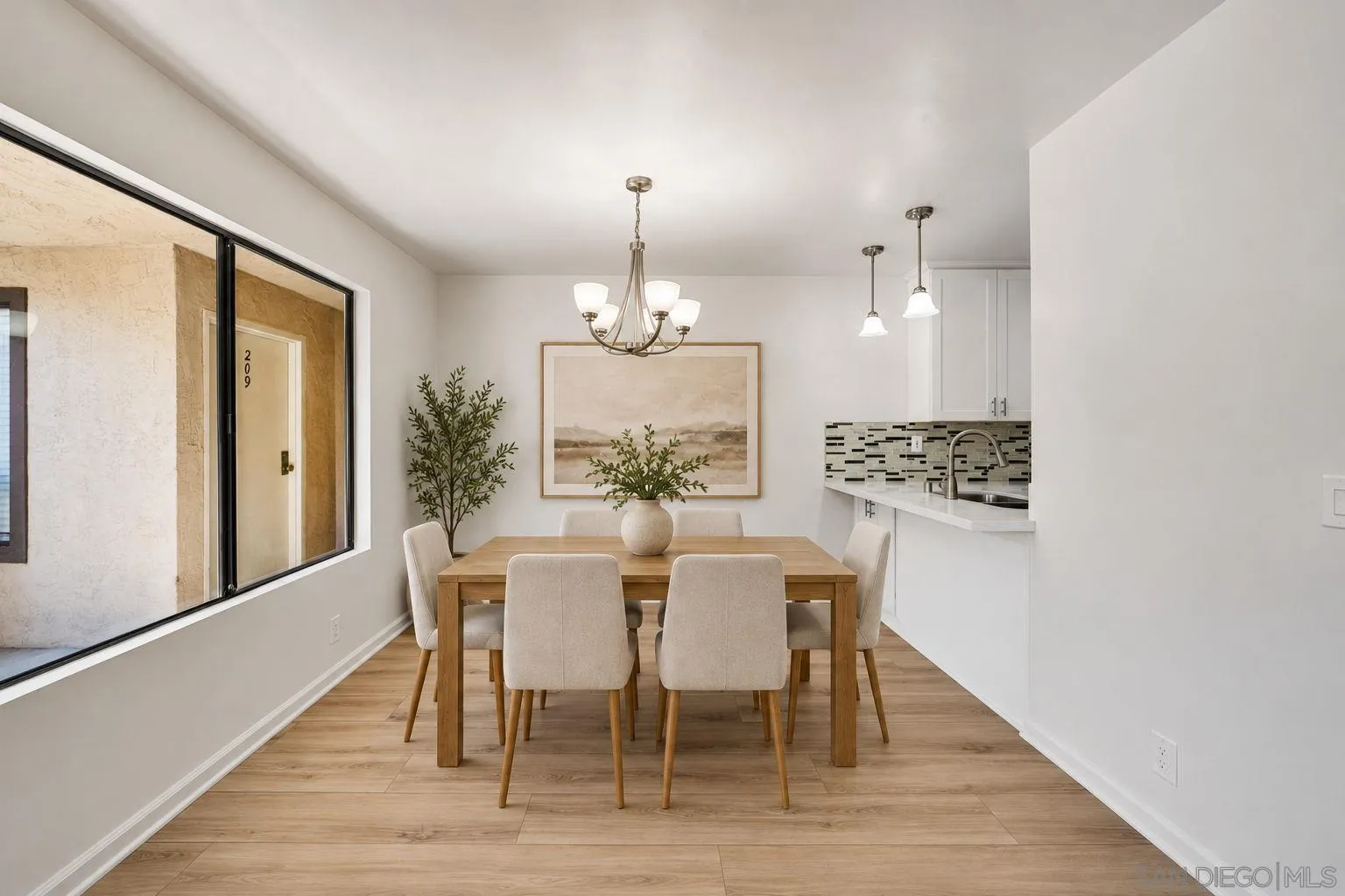 https://cdn.realtyfeed.com/cdn/127/260022724/752957fa86d22f673fff38549f931641.webp
