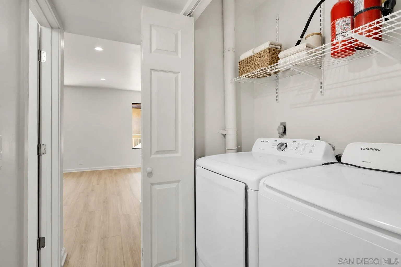 https://cdn.realtyfeed.com/cdn/127/260022724/844be05489e13a9e397d64b9199cb86d.webp