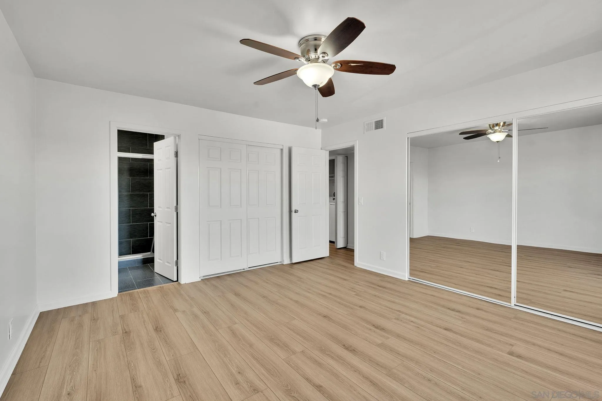https://cdn.realtyfeed.com/cdn/127/260022724/ec268dcaa5e6c3e8c59528691ecd0697.webp
