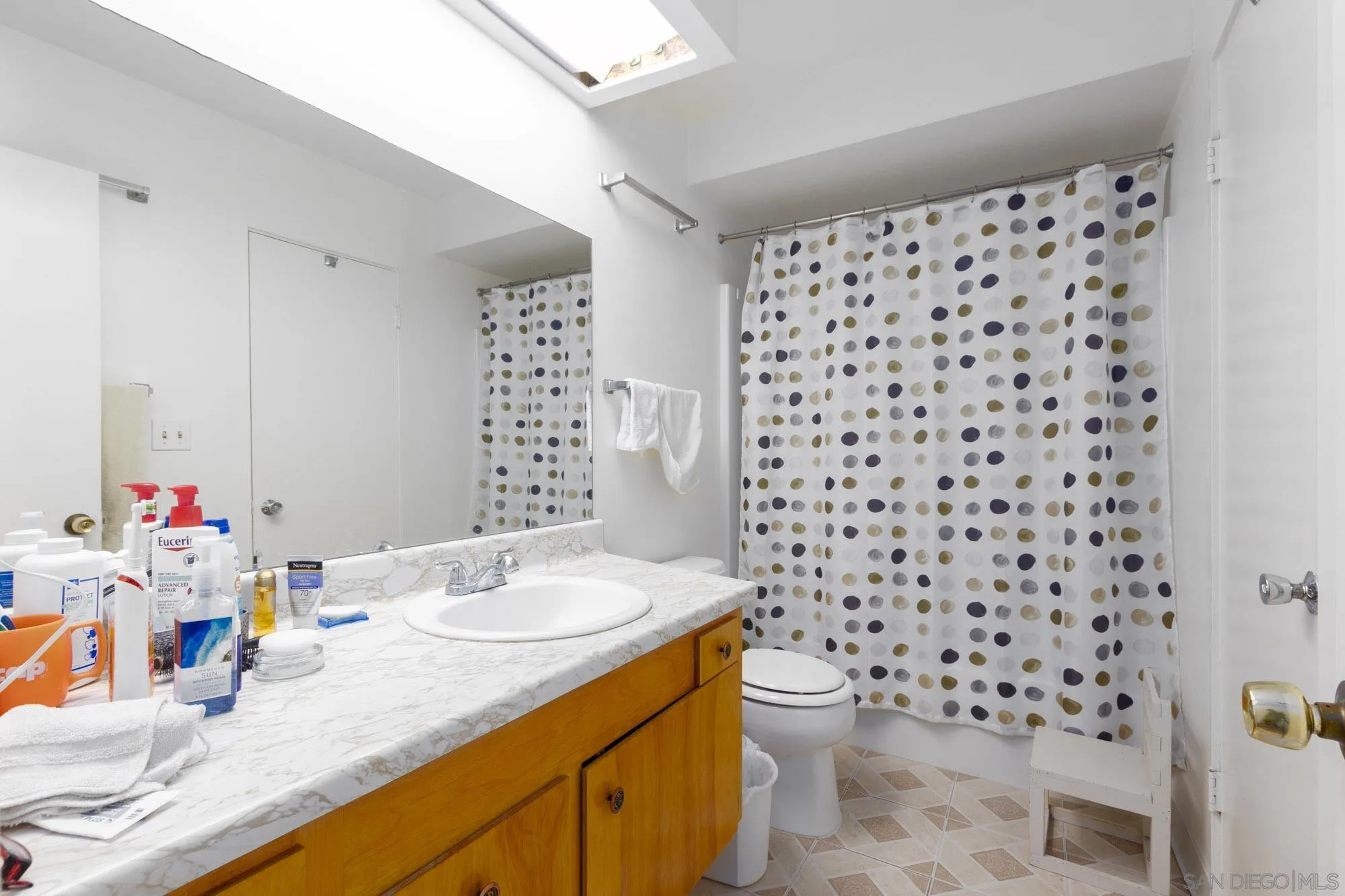 https://cdn.realtyfeed.com/cdn/127/260022725/5d0beddda89e1da7d1278633d0aeed41.webp