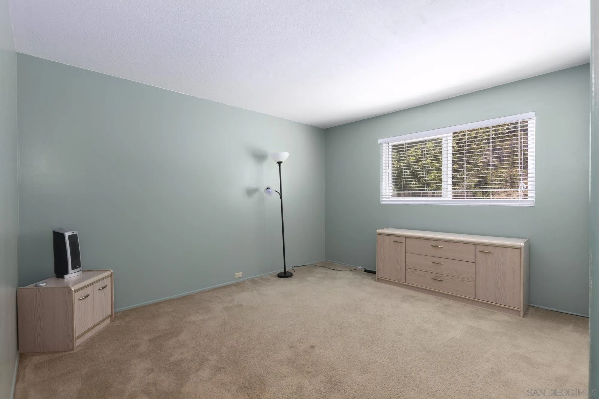 https://cdn.realtyfeed.com/cdn/127/260022725/cb509ece540b449e74176d0f7b523659.webp