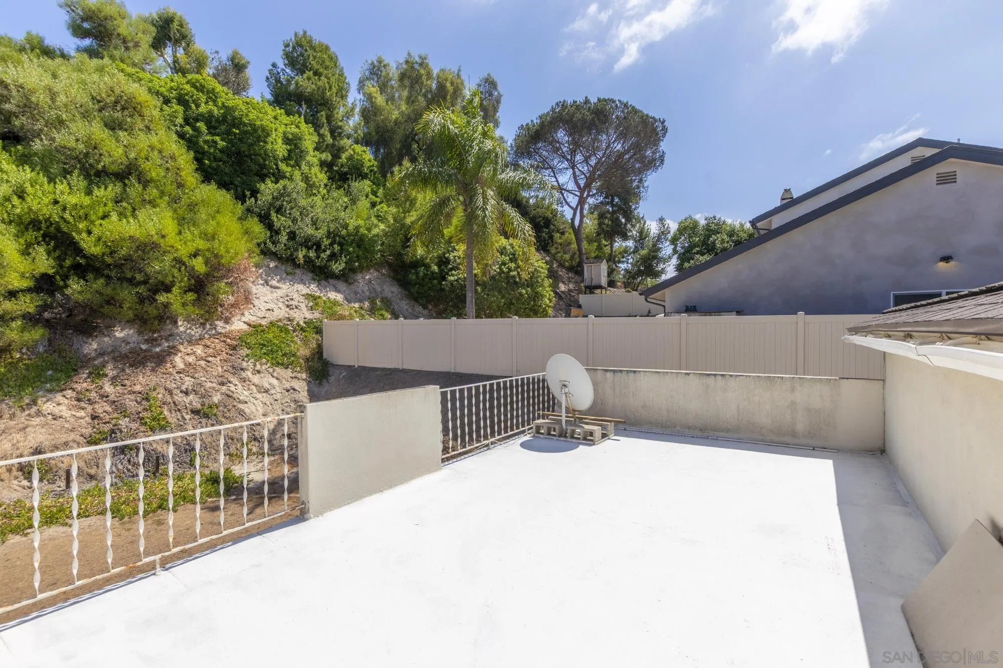 https://cdn.realtyfeed.com/cdn/127/260022725/eafc4987d2f84d97100c2dbe1d04ee5b.webp