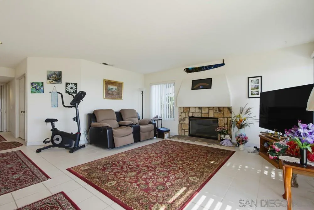 https://cdn.realtyfeed.com/cdn/127/260022729/1a5a07205d9ea3b102c8fea70be6067e.webp