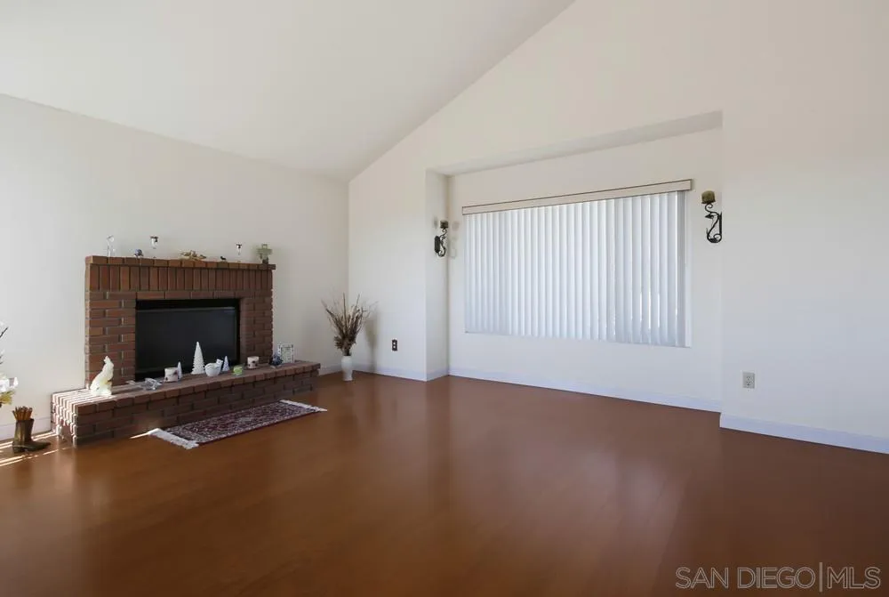 https://cdn.realtyfeed.com/cdn/127/260022729/3f2c65cb2f2d03eb98ebbe542b38a7d7.webp