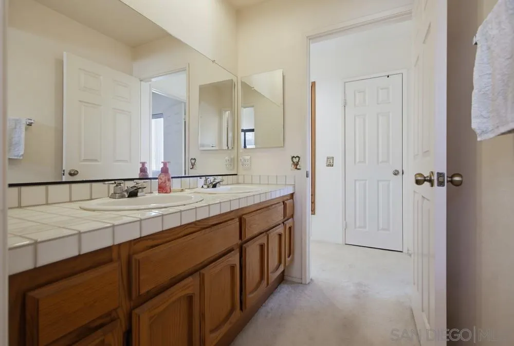 https://cdn.realtyfeed.com/cdn/127/260022729/6f62894a3aeb7b841e3323f5cc0f8274.webp