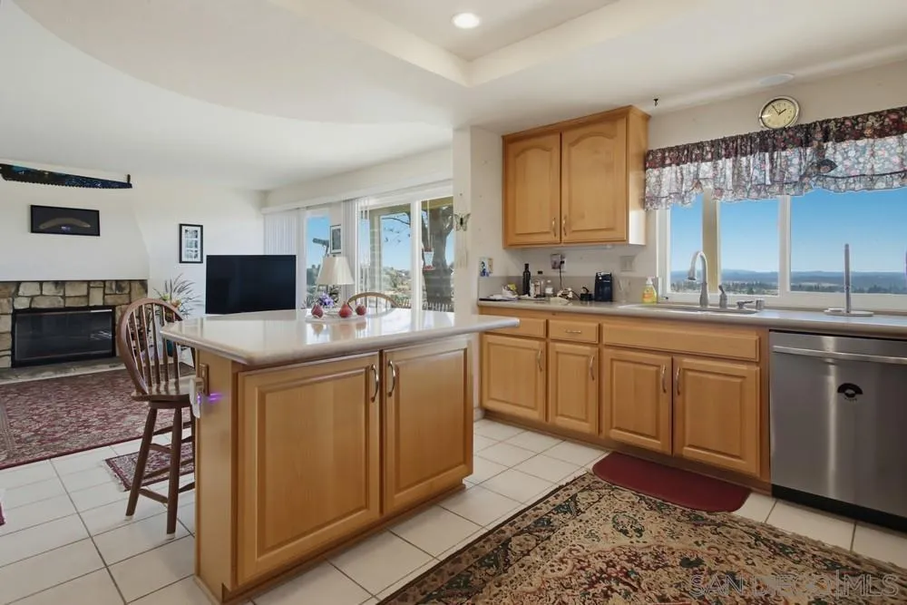 https://cdn.realtyfeed.com/cdn/127/260022729/79df42bfad259cf2ec82a430d5700919.webp