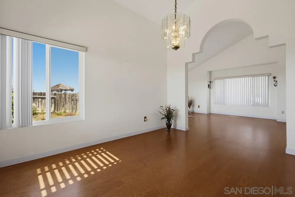 https://cdn.realtyfeed.com/cdn/127/260022729/899d8c9be000586fe7b82c8f2b5443c2.webp