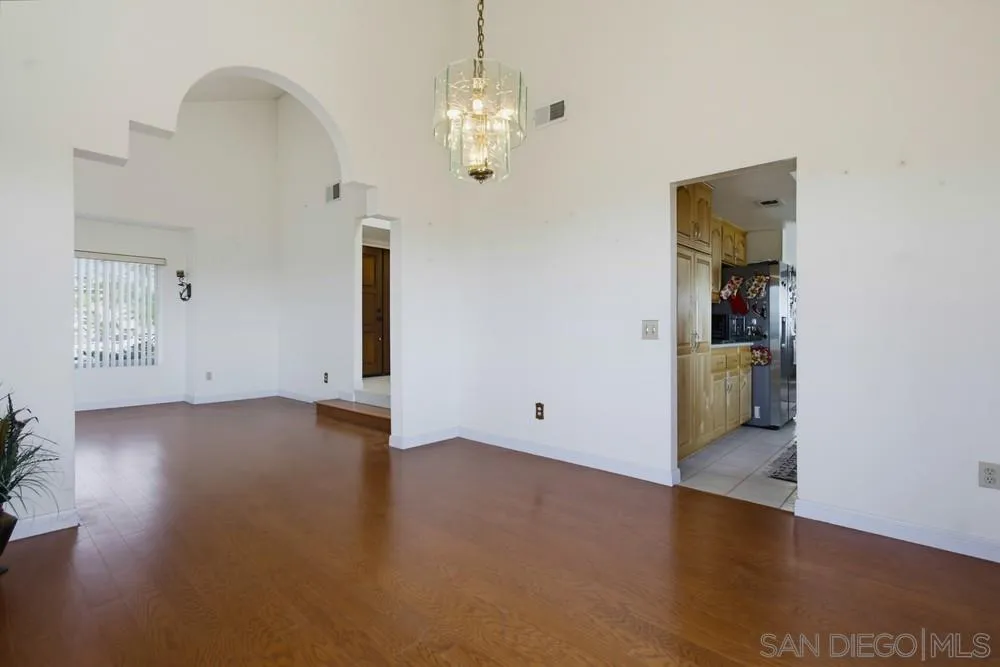 https://cdn.realtyfeed.com/cdn/127/260022729/a2d6e493170ff222ef83bad1b1e533e9.webp