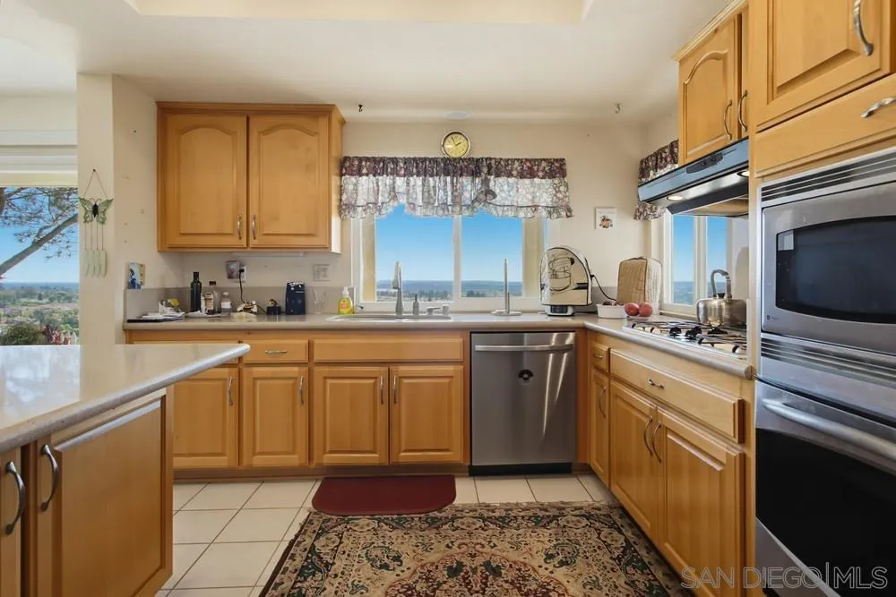 https://cdn.realtyfeed.com/cdn/127/260022729/cb6d6d4c2f50efea8ecb29f1da14cc8a.webp