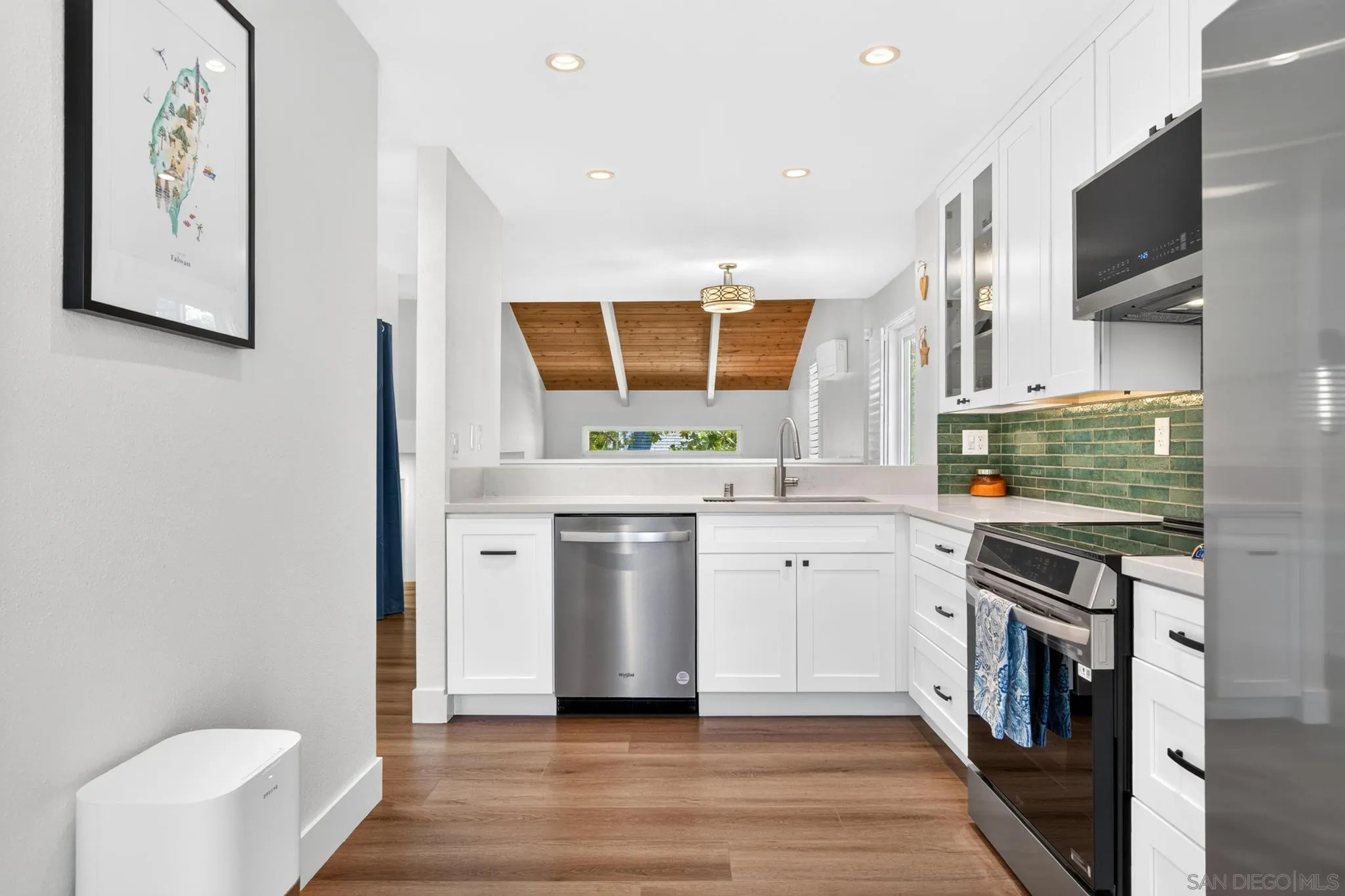 https://cdn.realtyfeed.com/cdn/127/260022730/f9190c98a7b2dcc0ec9b9288b0548519.webp