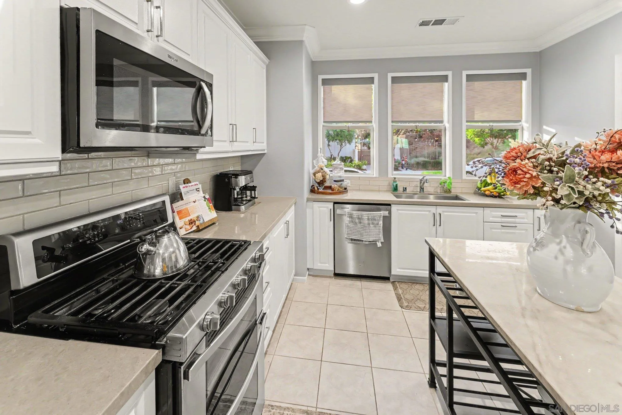https://cdn.realtyfeed.com/cdn/127/260022736/2e5edfb01ca8b18dc141eff0700eafe0.webp