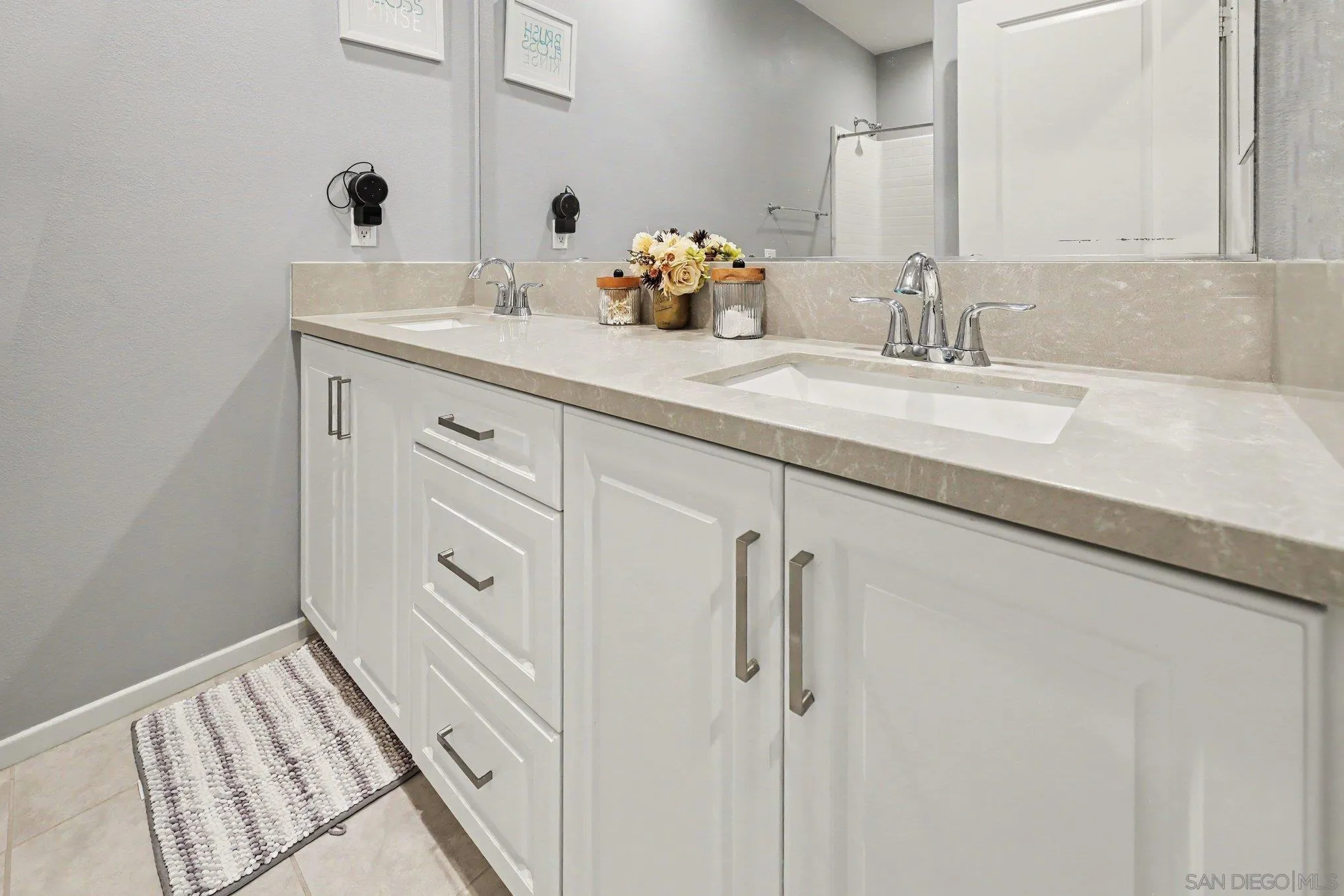 https://cdn.realtyfeed.com/cdn/127/260022736/8ac9aa3aeafa0e1af6cdd8ef5b4631bc.webp