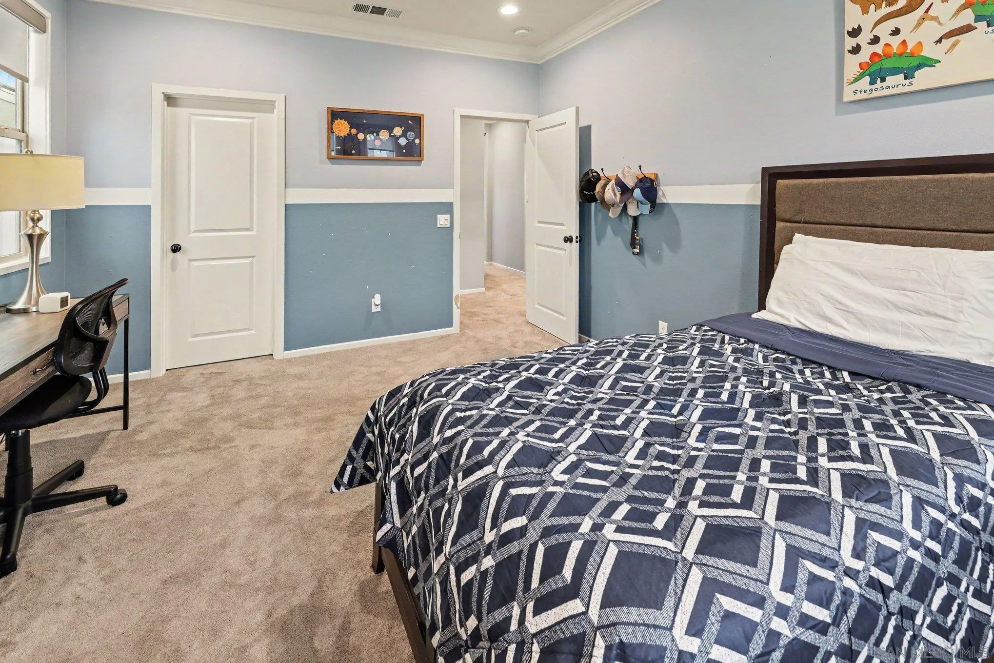 https://cdn.realtyfeed.com/cdn/127/260022736/a8ae9bf5b4e61eb6f6ba982c315c739d.webp
