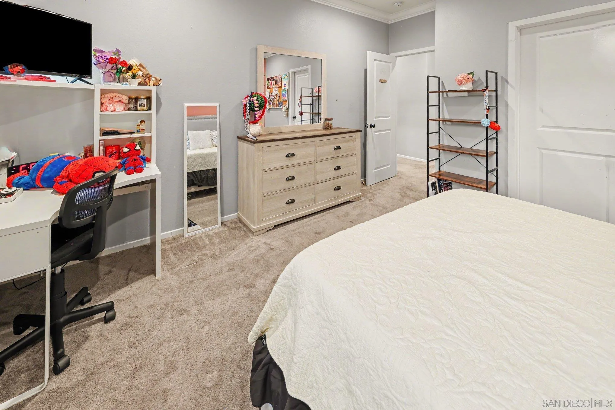 https://cdn.realtyfeed.com/cdn/127/260022736/f98f10be5d24936132a266cdc5803d39.webp